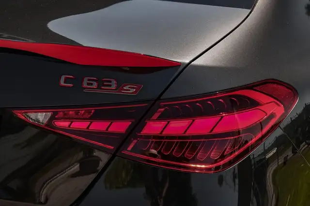 Mercedes-Benz C-Class view 9