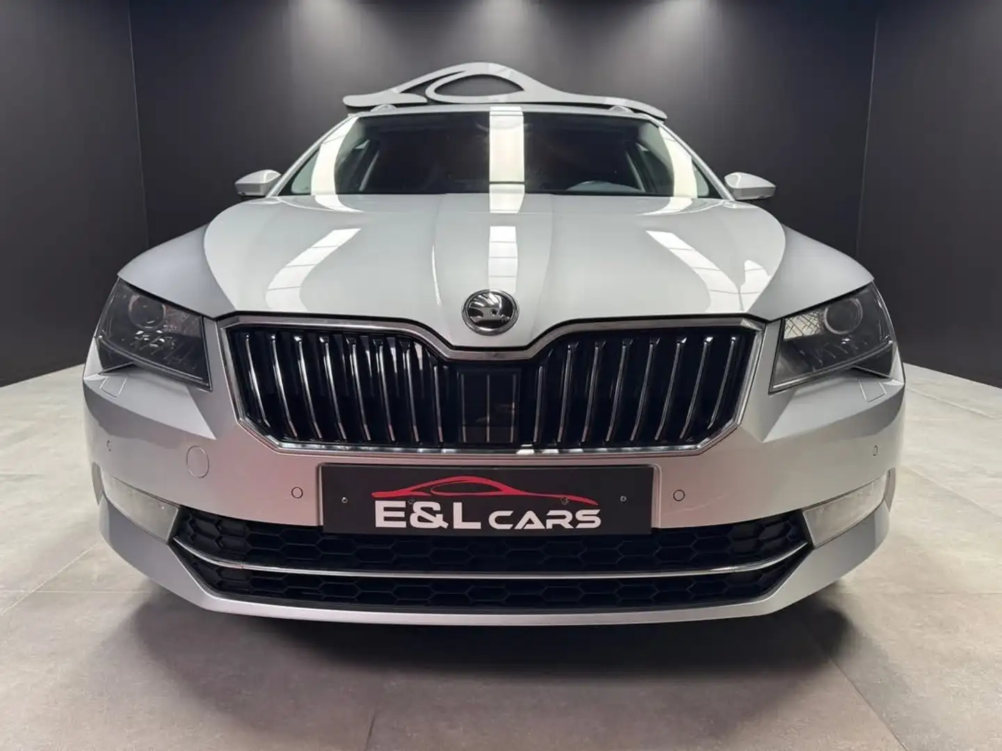 Skoda Superb Superb SW 1.4 TSI DSG **12 mois de garantie** Grijs - 2