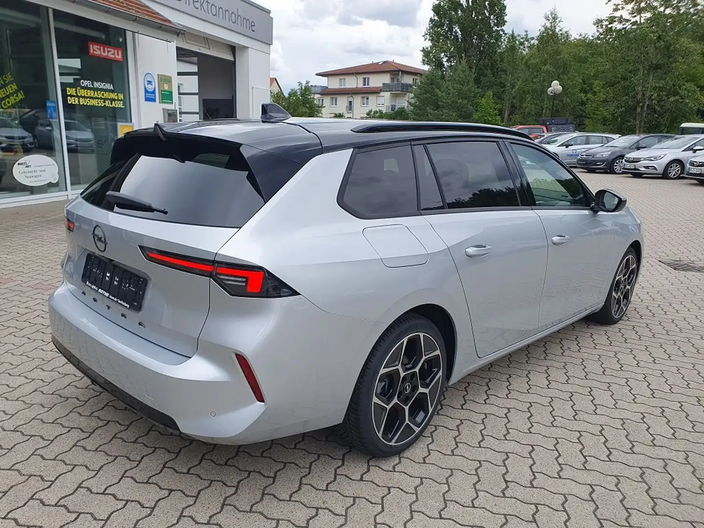 Opel Astra Sports Tourer 1.2 Turbo Automatik Ultimate Silber - 1