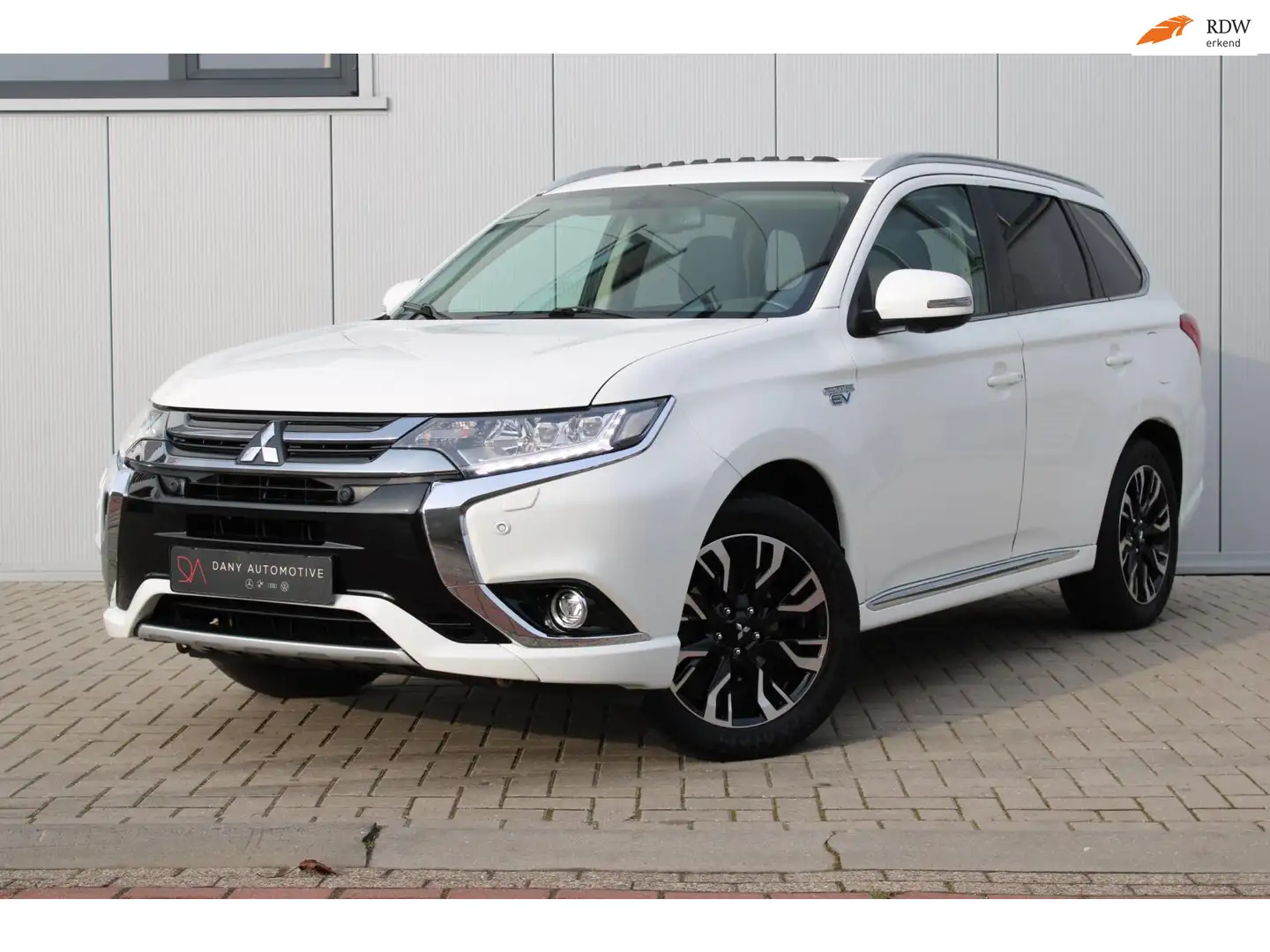 Mitsubishi Outlander 2.0 PHEV Prestige+ OPENDAK I 360 CAM I KEYLESS I A Blanc - 1
