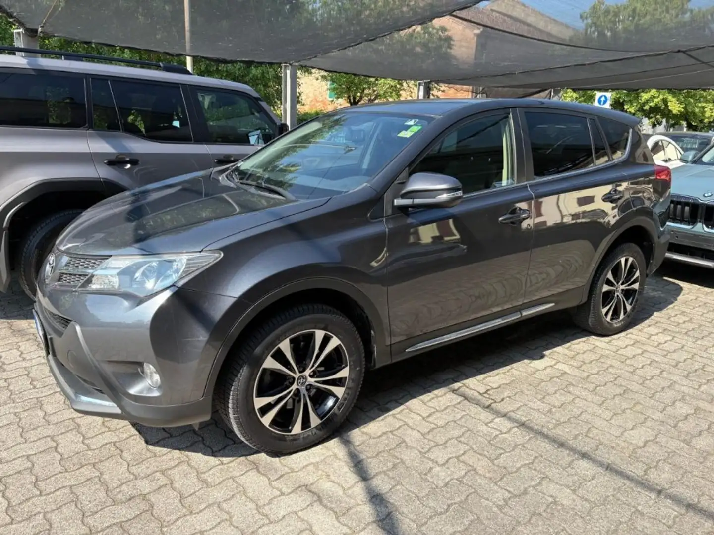 Toyota RAV 4 RAV4 2.0 D-4D 2WD Style White Ed. OK NEOPATENATO Grigio - 1