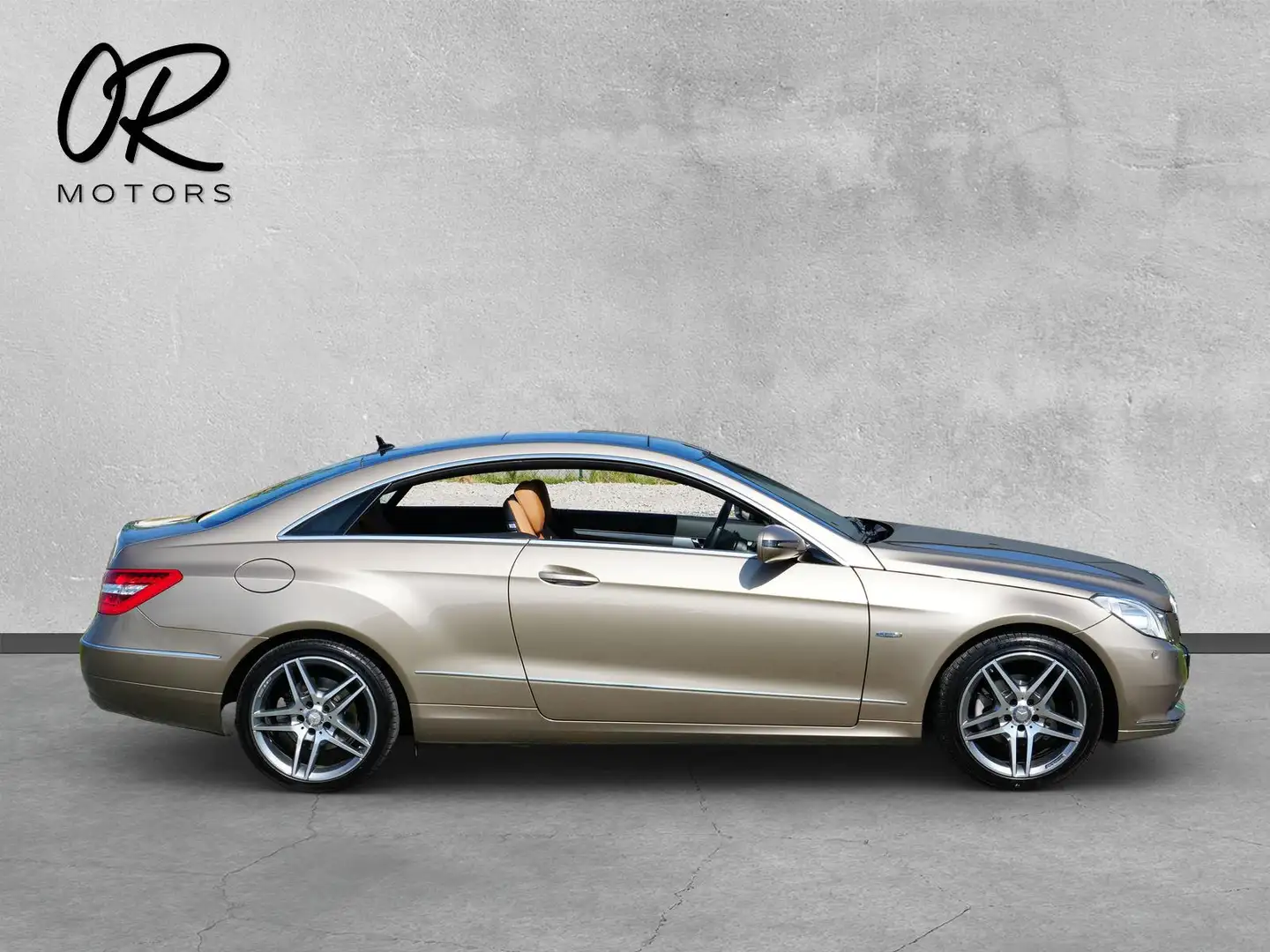 Mercedes-Benz E 250 erst 33.000KM*Pano*Sitzbelüftung*Nappa*PDC Beige - 2