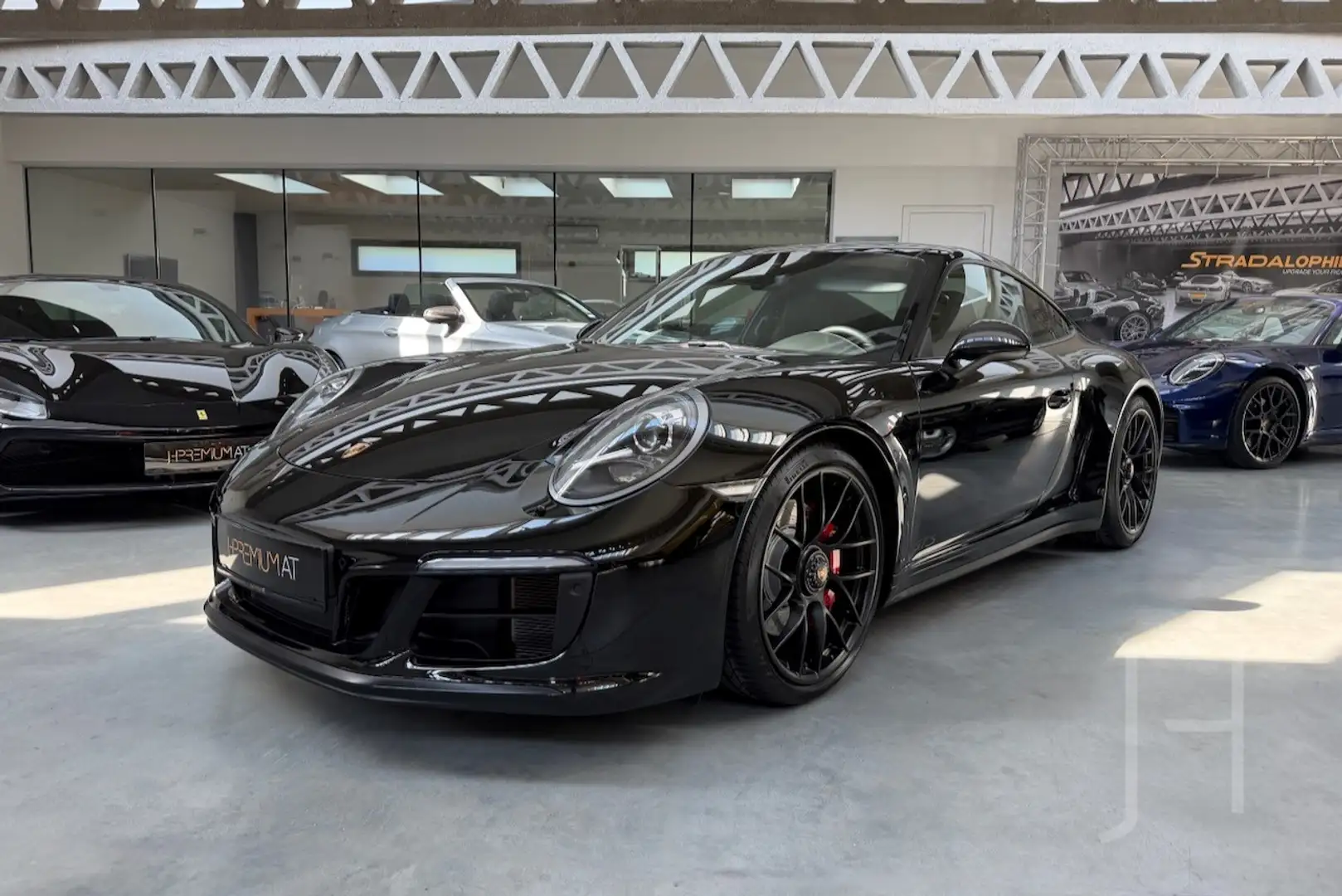 Porsche 991 911 Carrera 4 GTS Schwarz - 1