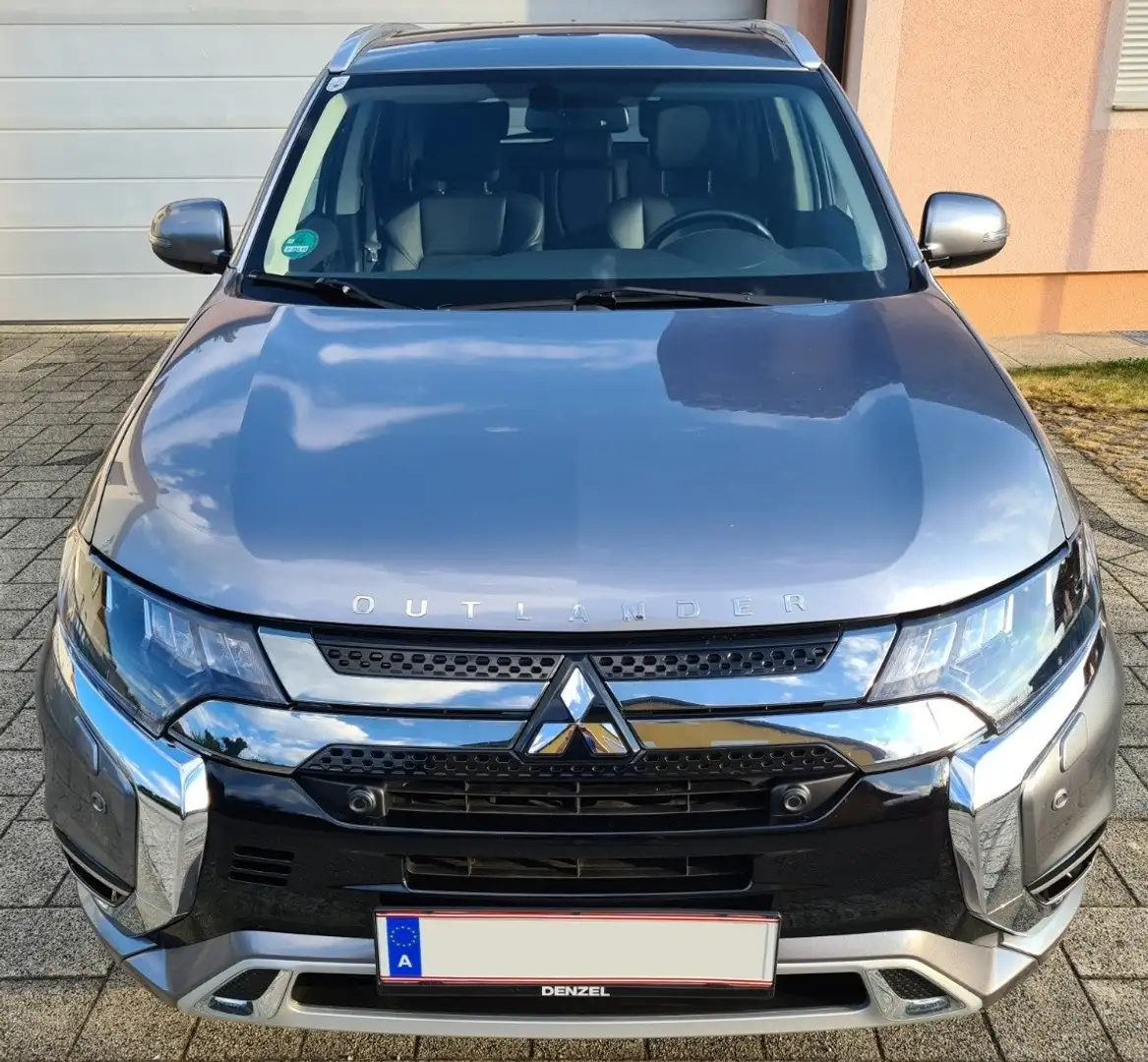 Mitsubishi Outlander 2,4 - 4WD PHEV Intense+ SUV/Geländewagen Grau - 1