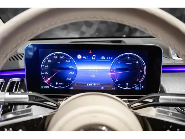 Mercedes-Benz S-Class view 14