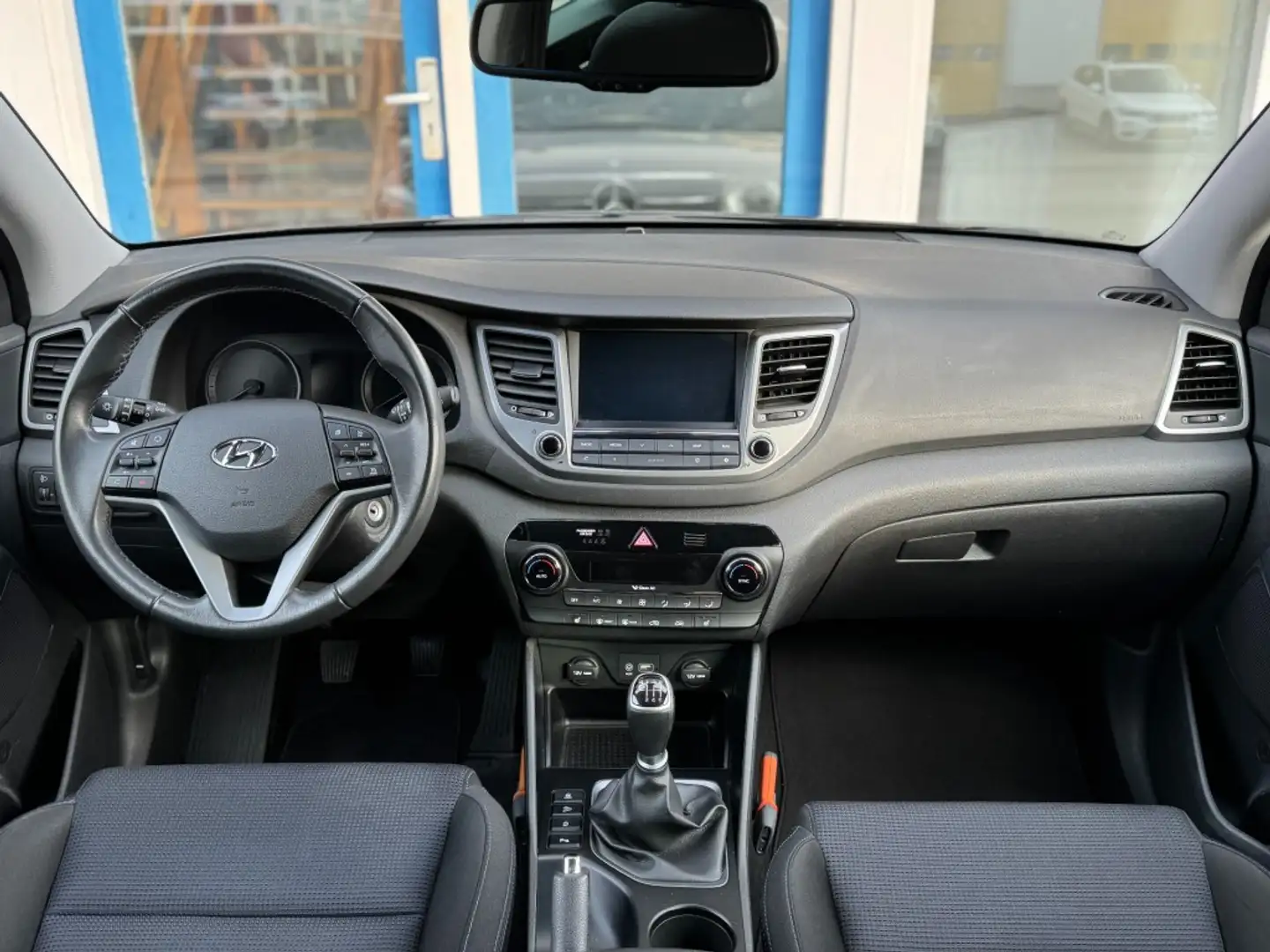 Hyundai TUCSON 1.6 GDi Comfort I Navigatie I Stoelverw. I Climate Gris - 2