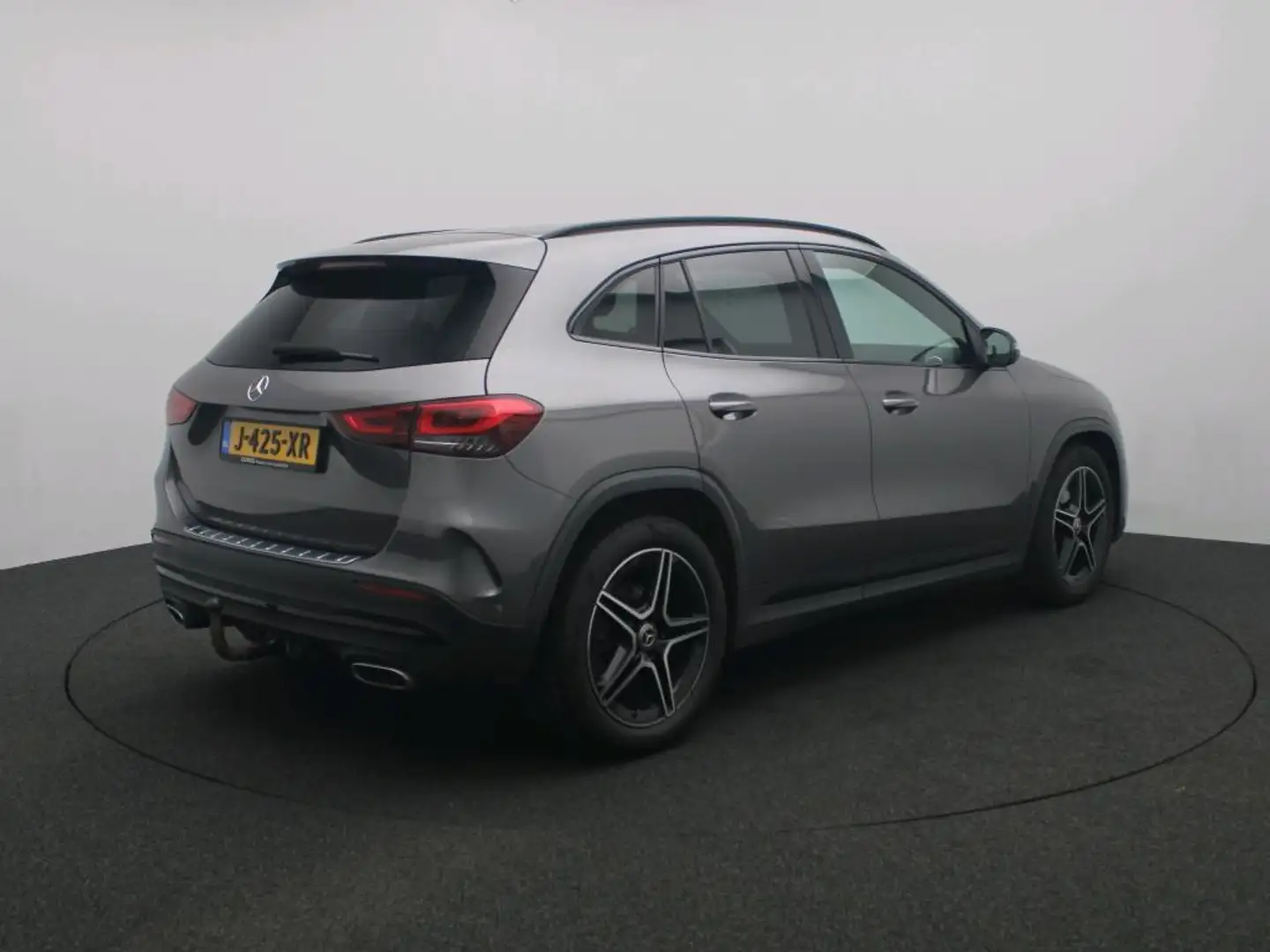 Mercedes-Benz GLA 200 Business Solution AMG Gris - 2