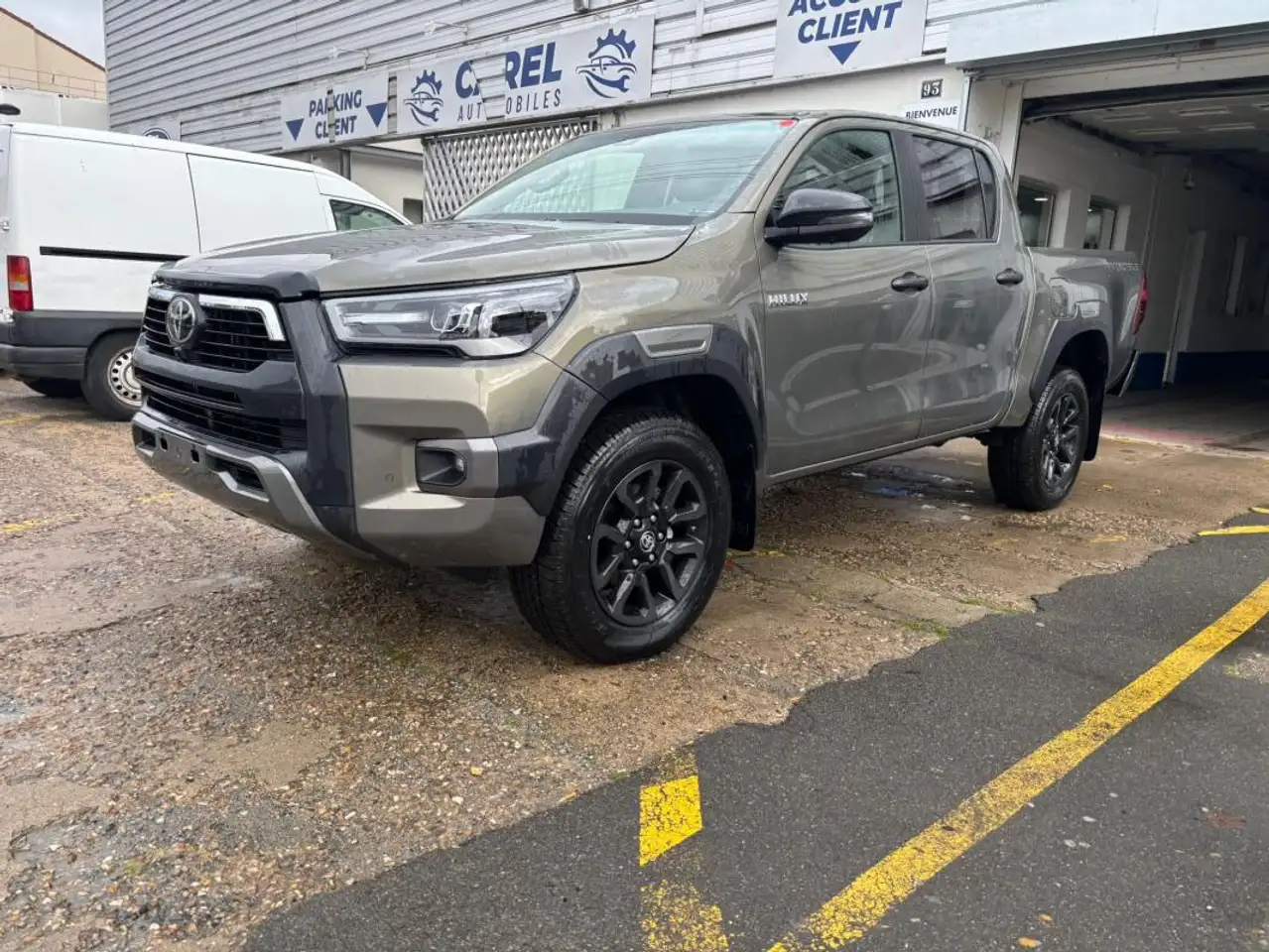 Toyota Hilux
