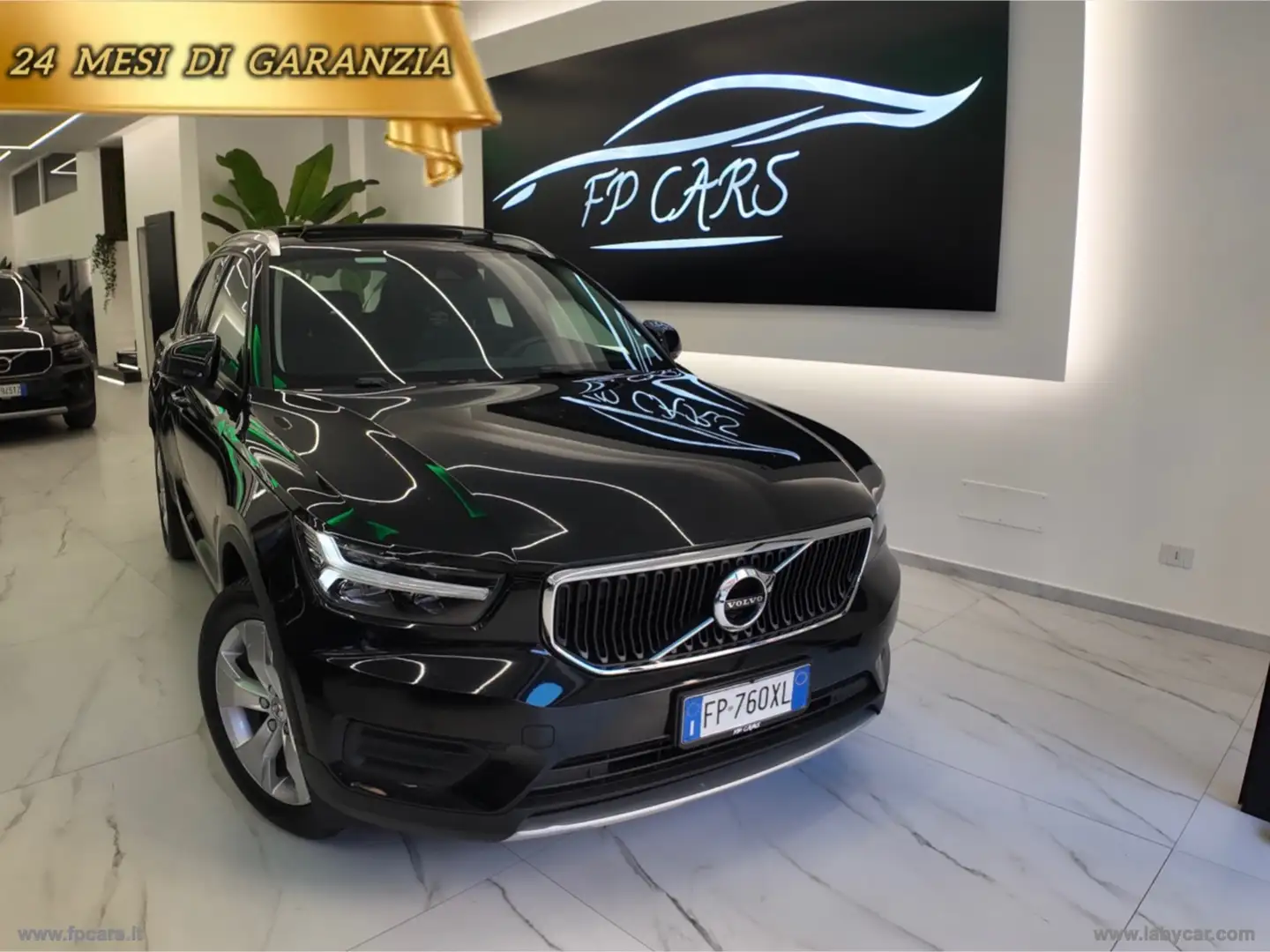 Volvo XC40 D3 Geartronic R-design TETTO APRIBILE Nero - 1
