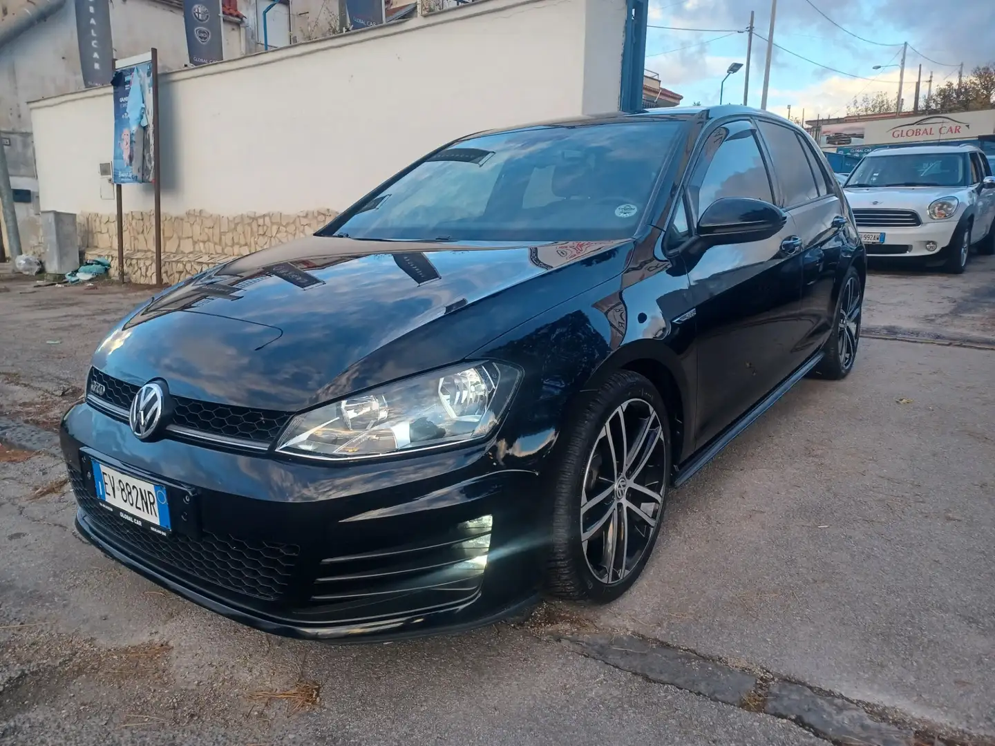 Volkswagen Golf Golf Business 2.0 TDI 5p. Highline BlueMotion Tech Zwart - 1