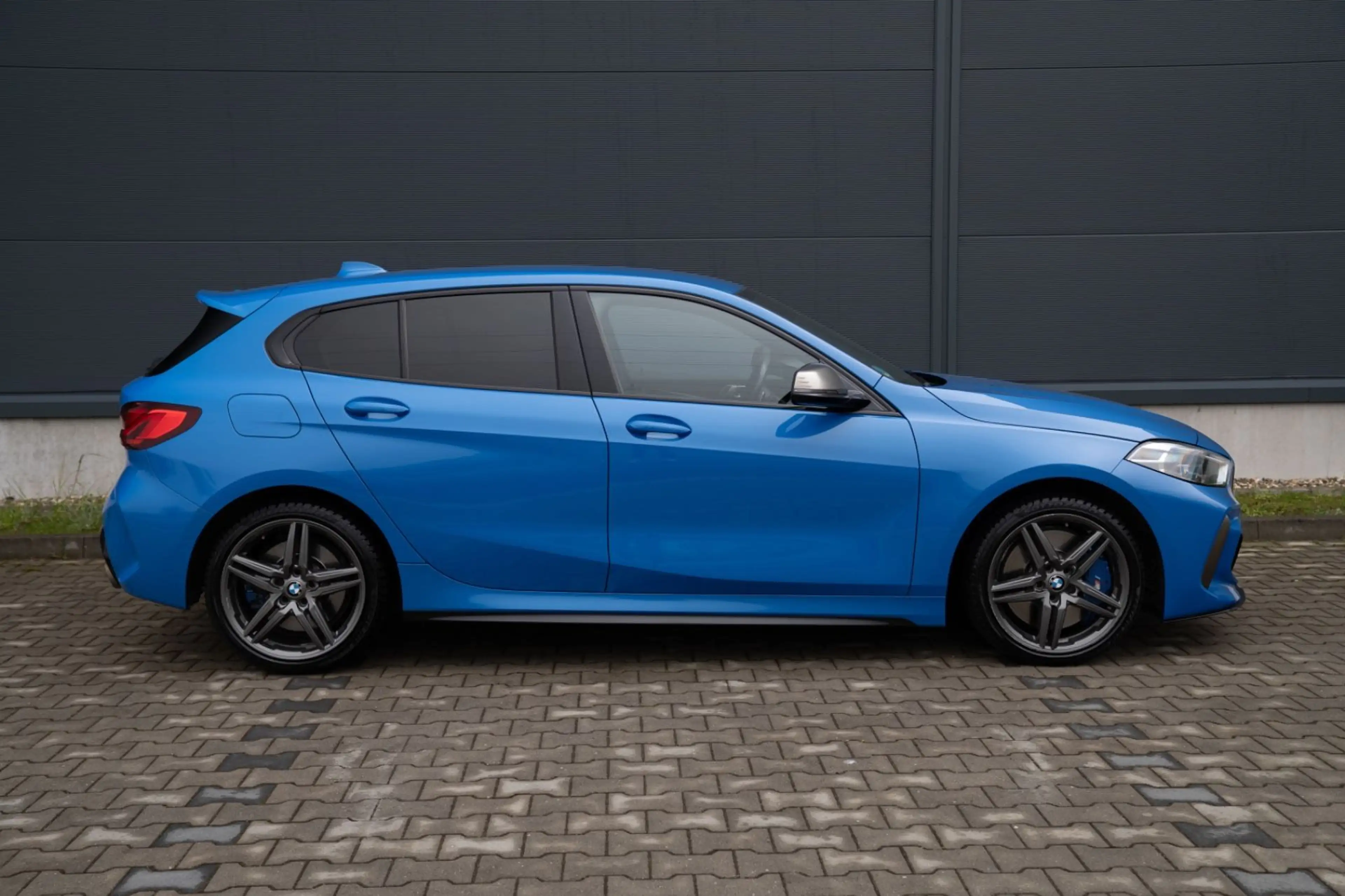 BMW 135 i xDrive*LASER*SCHALEN*SHADOW*VC* — photo 9