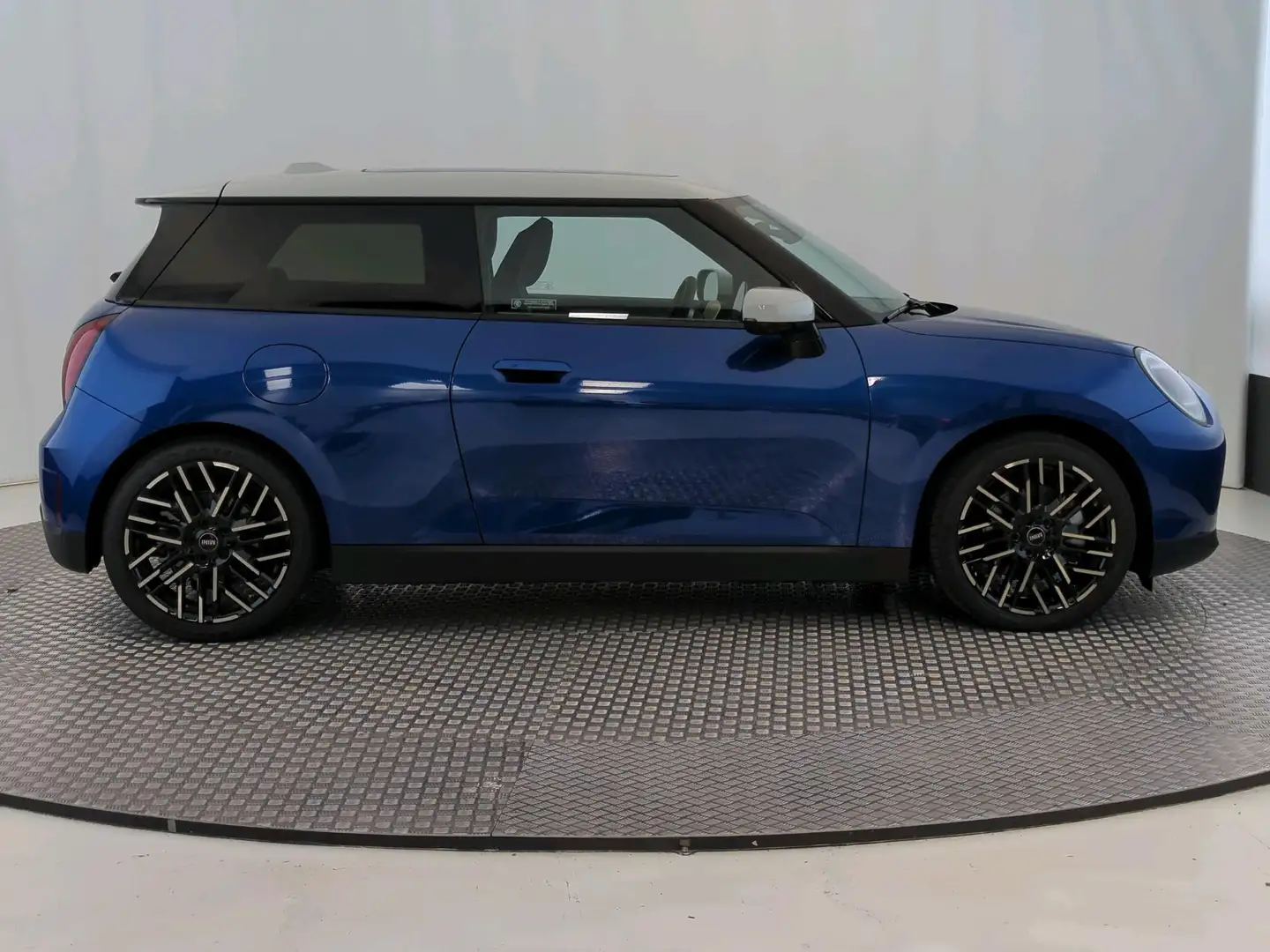 MINI Cooper SE Favoured Bleu - 2