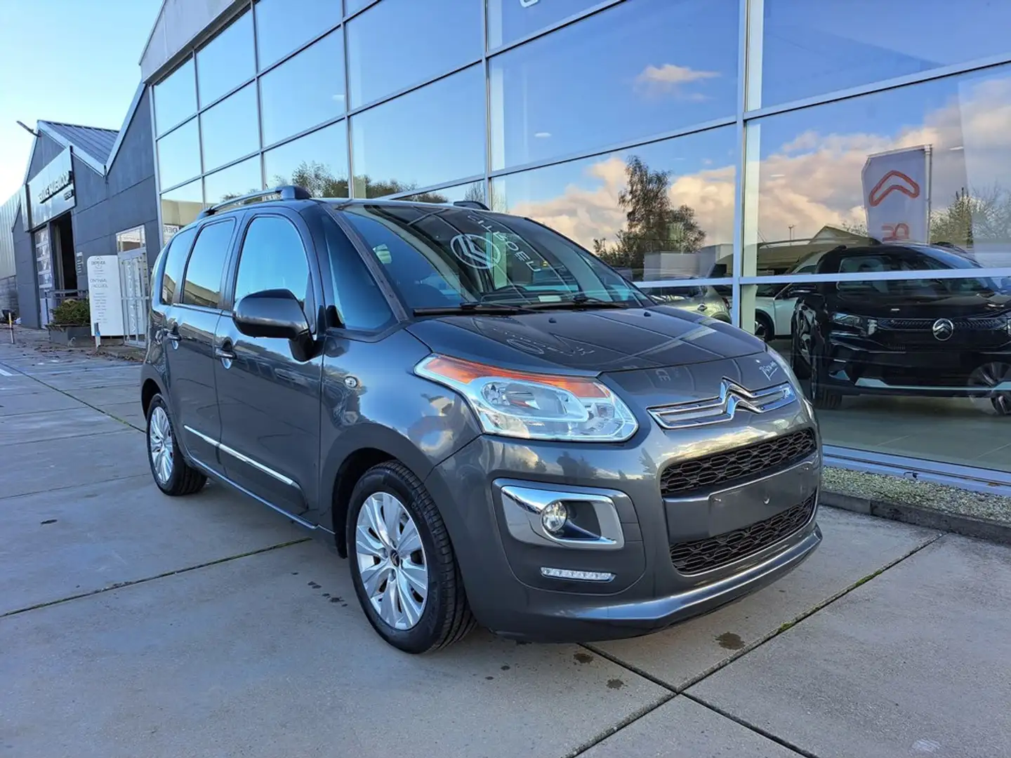 Citroen C3 Picasso 1.6 e-HDi 92 Exclusive FAP EGMV Grijs - 2