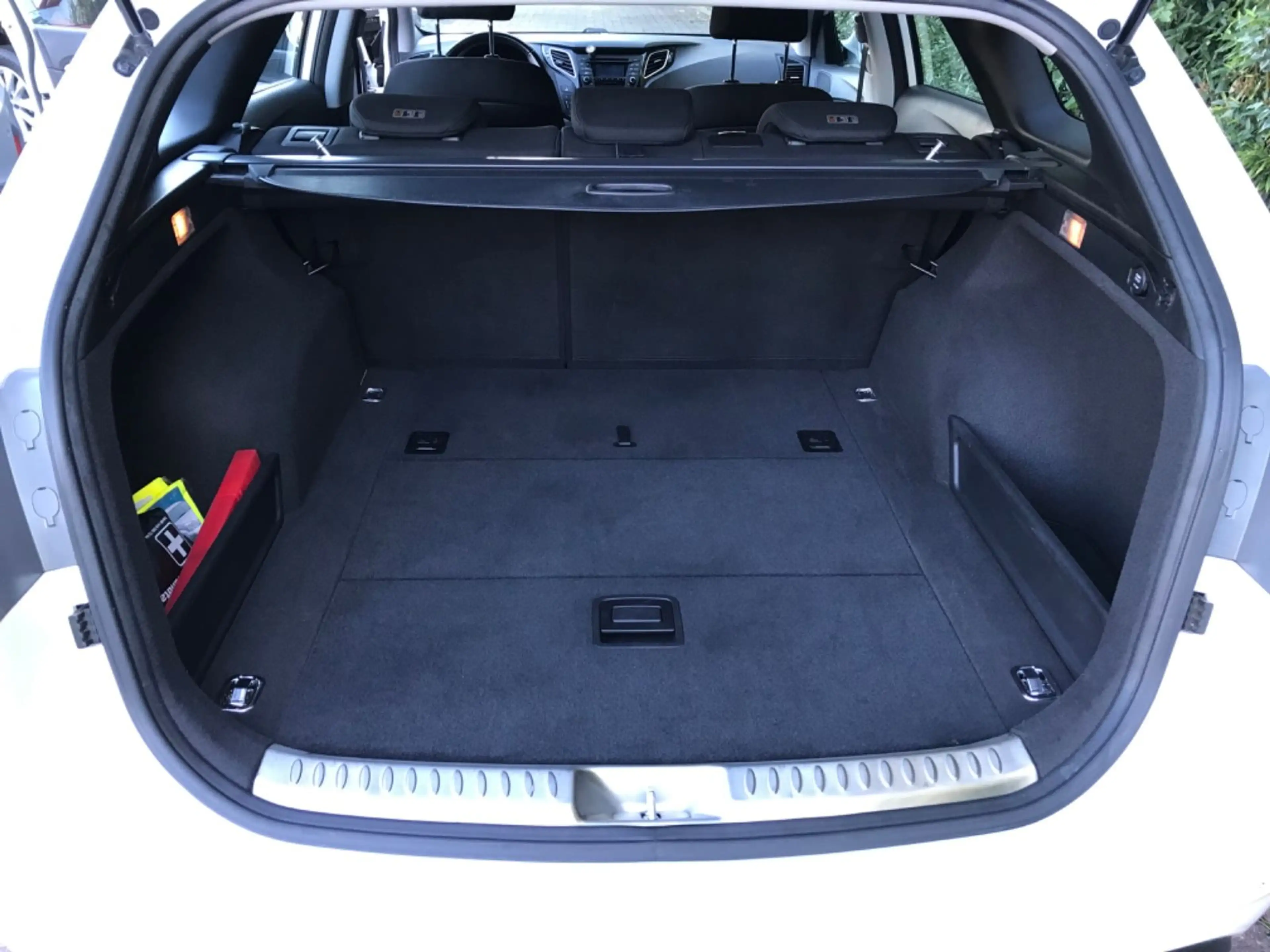 Hyundai i40 cw*Kombi*Sitzhz*Allwetterreifen* — photo 9