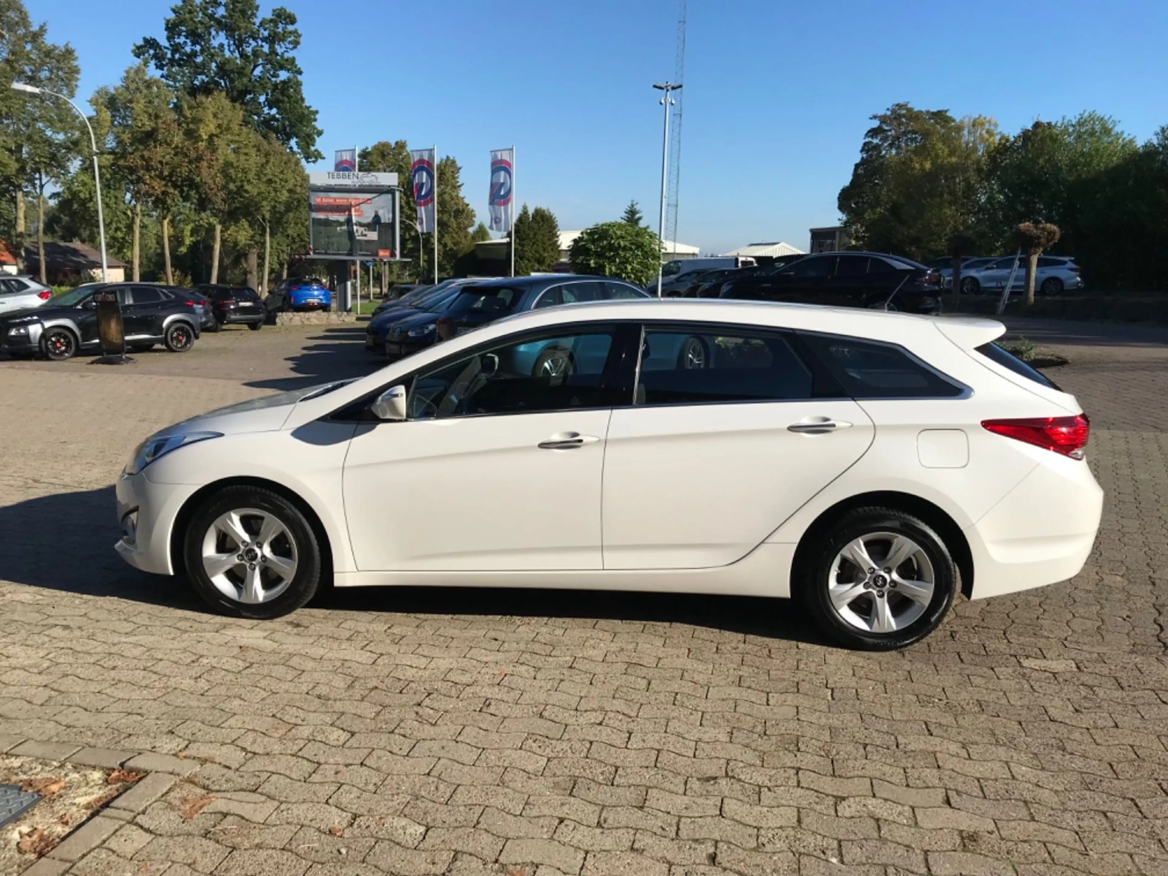 Hyundai i40 cw*Kombi*Sitzhz*Allwetterreifen* — photo 5