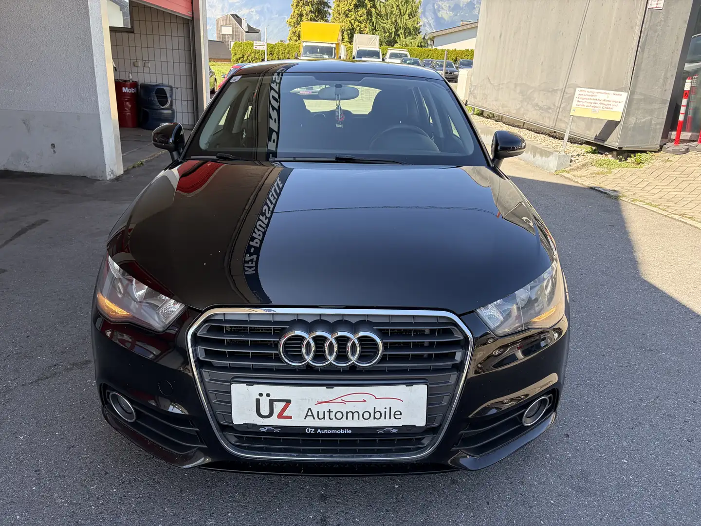 Audi A1 attraction Schwarz - 2