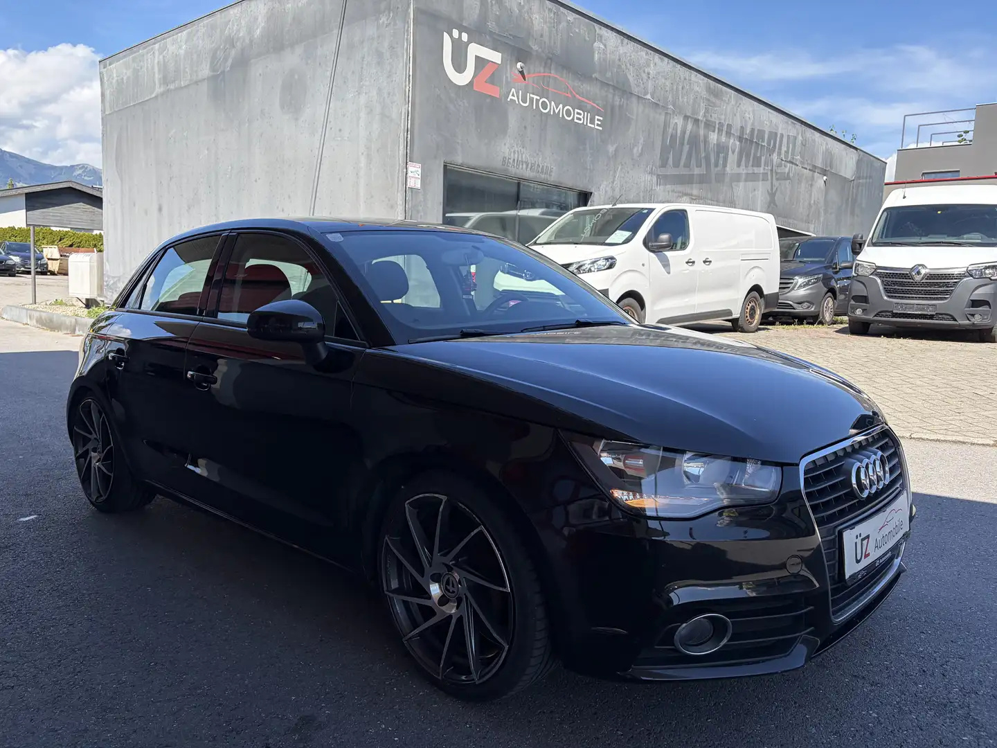 Audi A1 attraction Schwarz - 1
