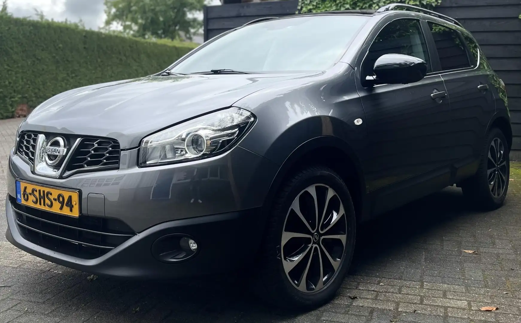 Nissan Qashqai 1.6 360 AUTOMAAT 2013 + PANO//NAVI//TREKHAAK Grigio - 2