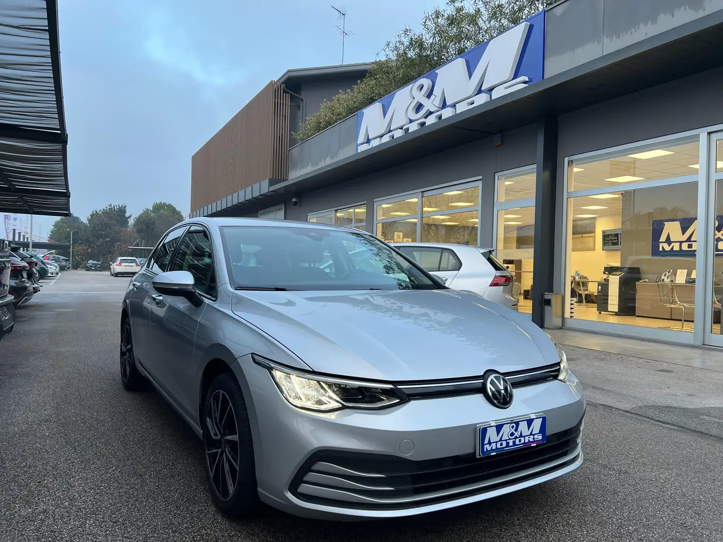 Volkswagen Golf 1.5 eTSI 150cv DSG LIFE Argento - 1