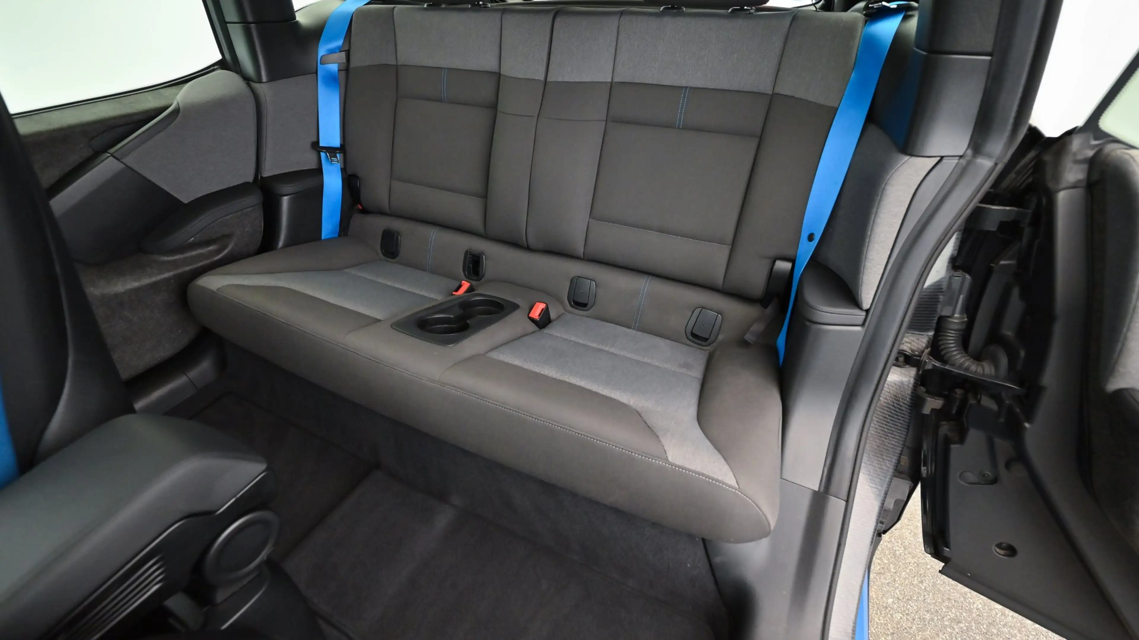 BMW i3 eDrive S i01 — photo 10