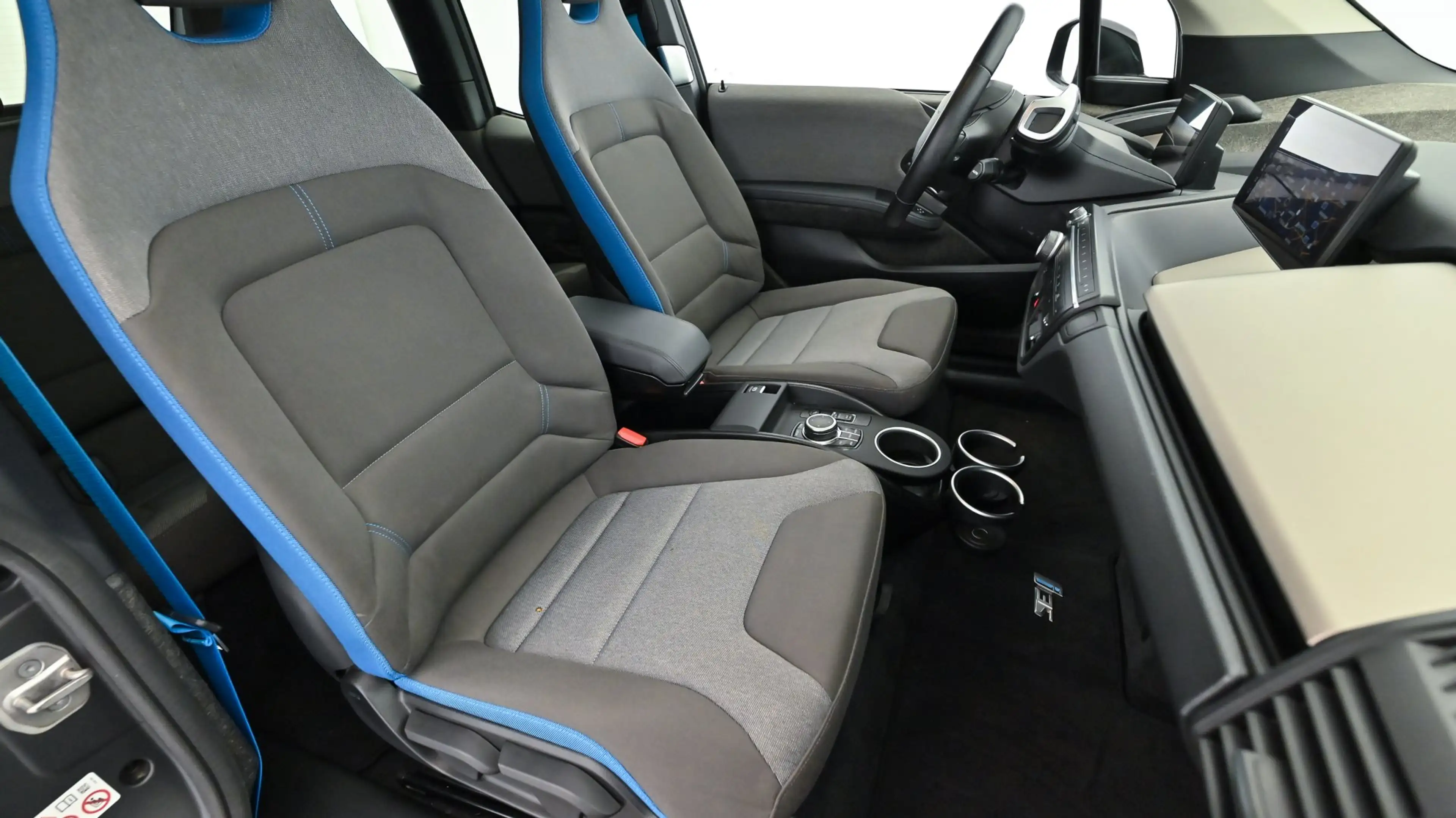 BMW i3 eDrive S i01 — photo 7