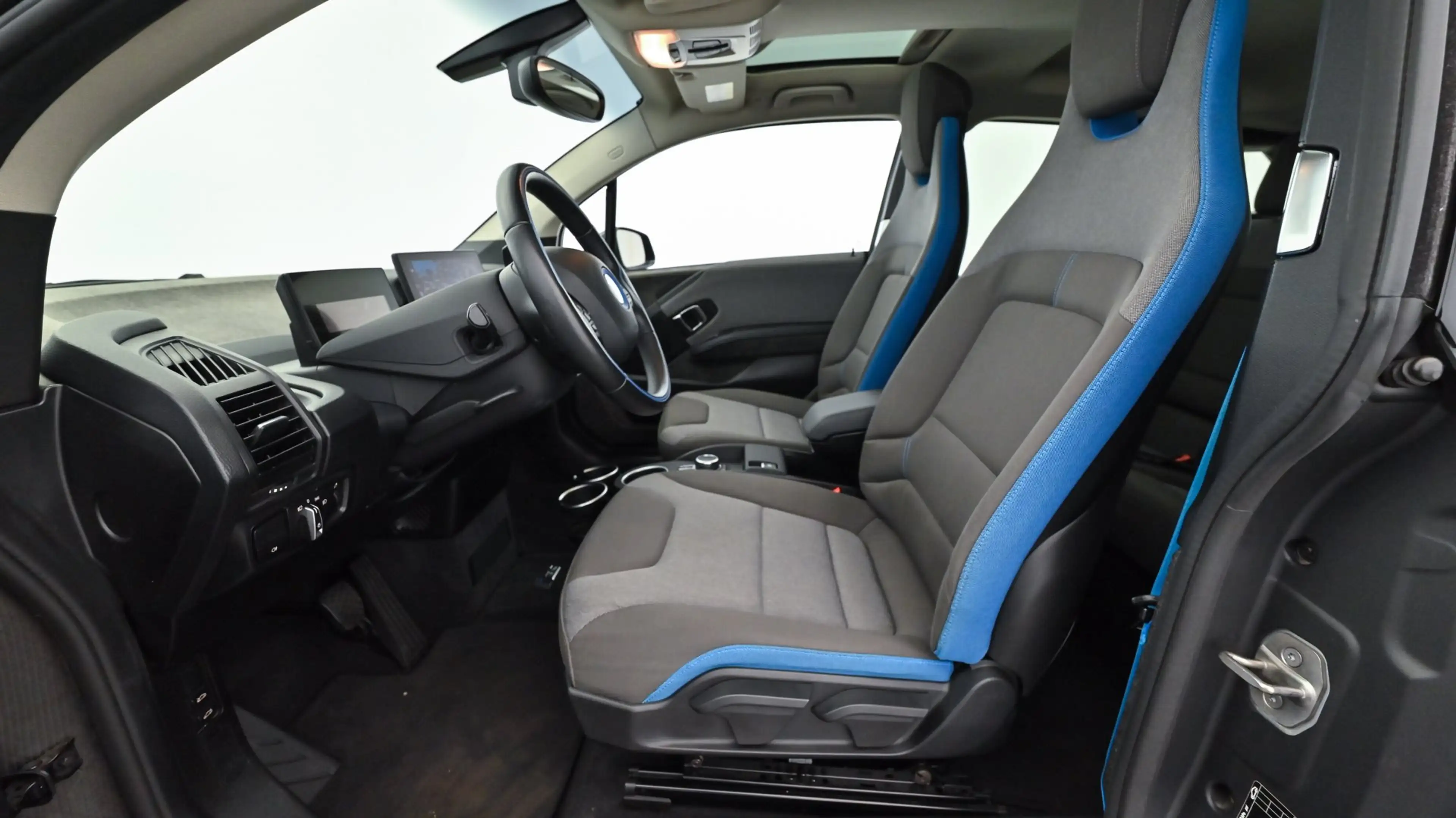BMW i3 eDrive S i01 — photo 8