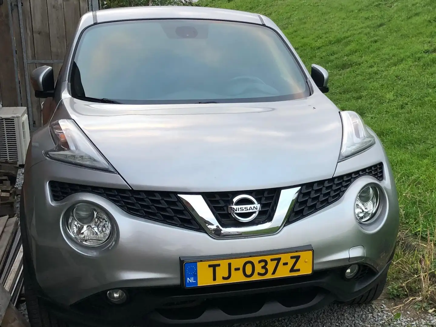 Nissan Juke Juke 1.6 N-Connecta Grijs - 1