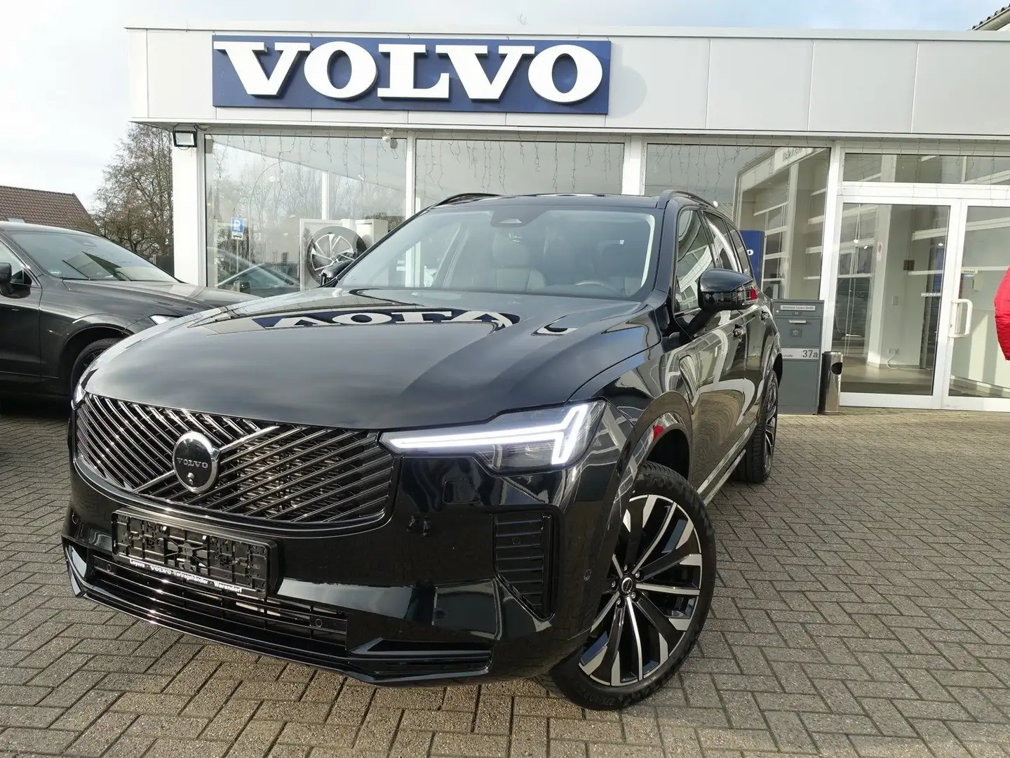 Volvo XC90 Plus Dark T8 AWD Plug-inHybrid/Pano/H&K/360 Schwarz - 1