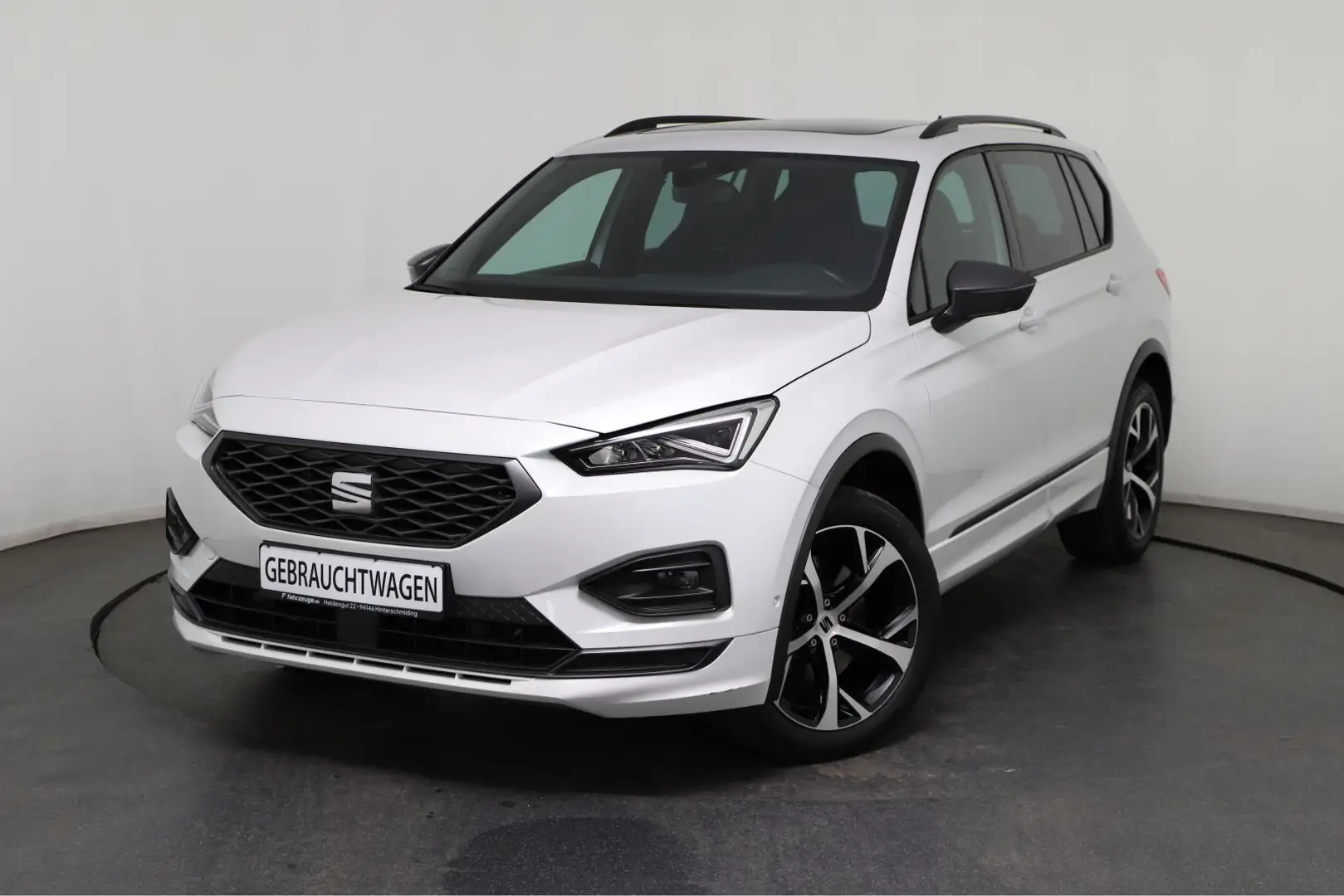 SEAT Tarraco FR 2.0 TDI 4Drive  *PANO*NAVI*ACC*SHZ*PDC* Weiß - 1