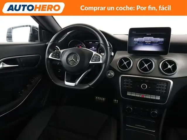 Mercedes-Benz Cla view 14