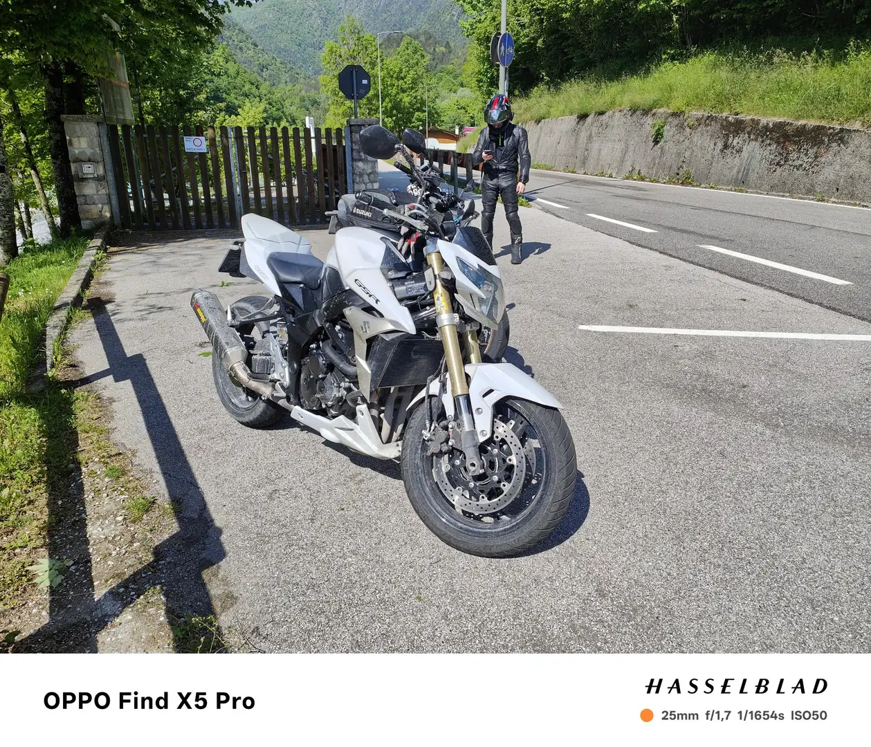 Suzuki GSR 750 Fehér - 2