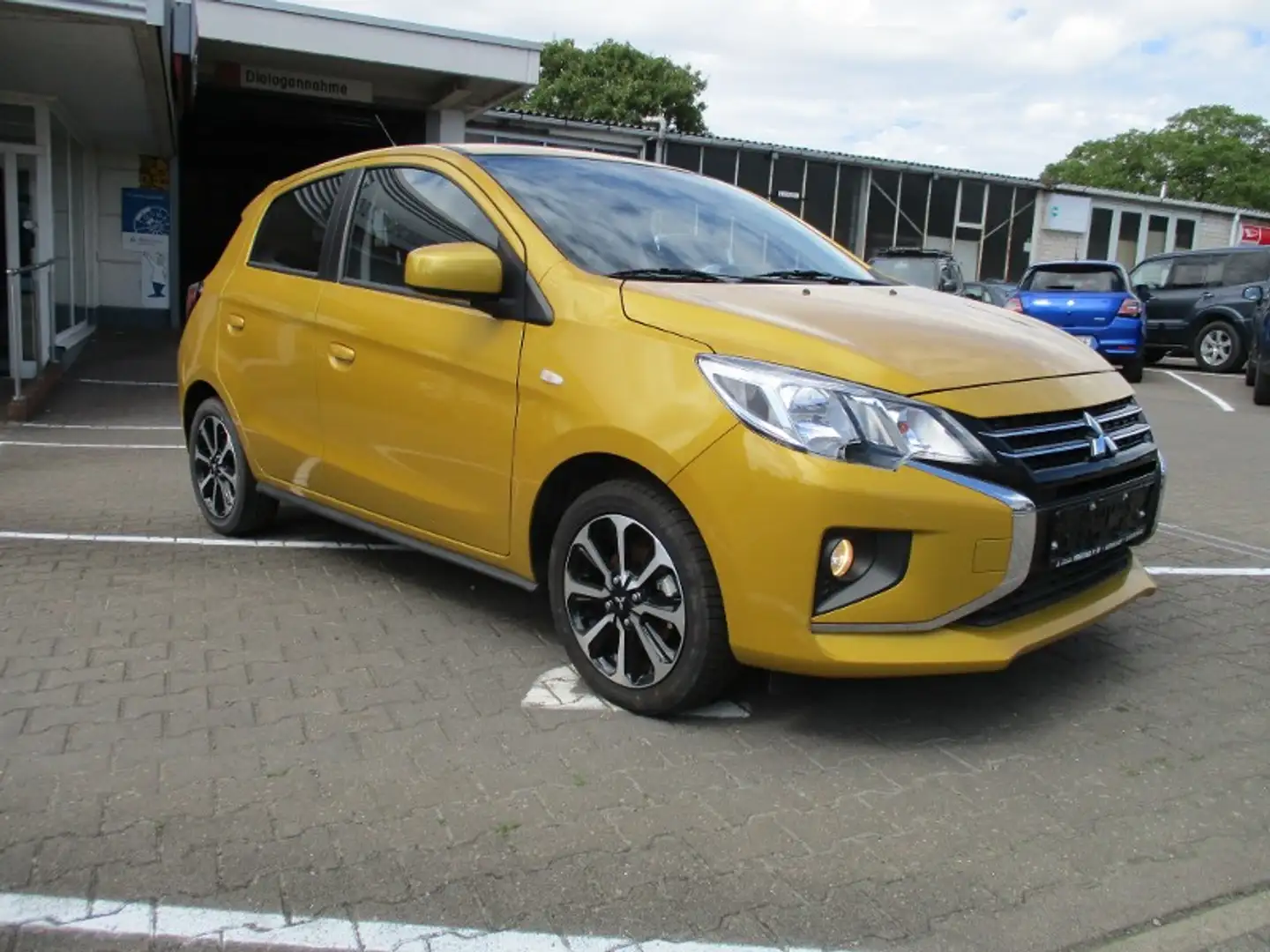 Mitsubishi Space Star Select+ 1.2 MIVEC ClearTec 5-Gang Gelb - 2