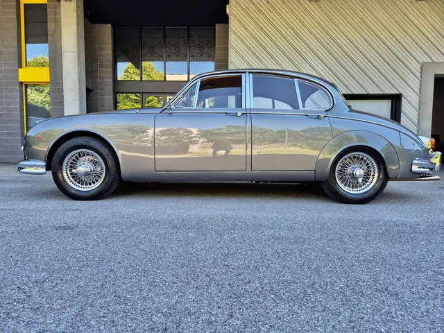 Jaguar MK II