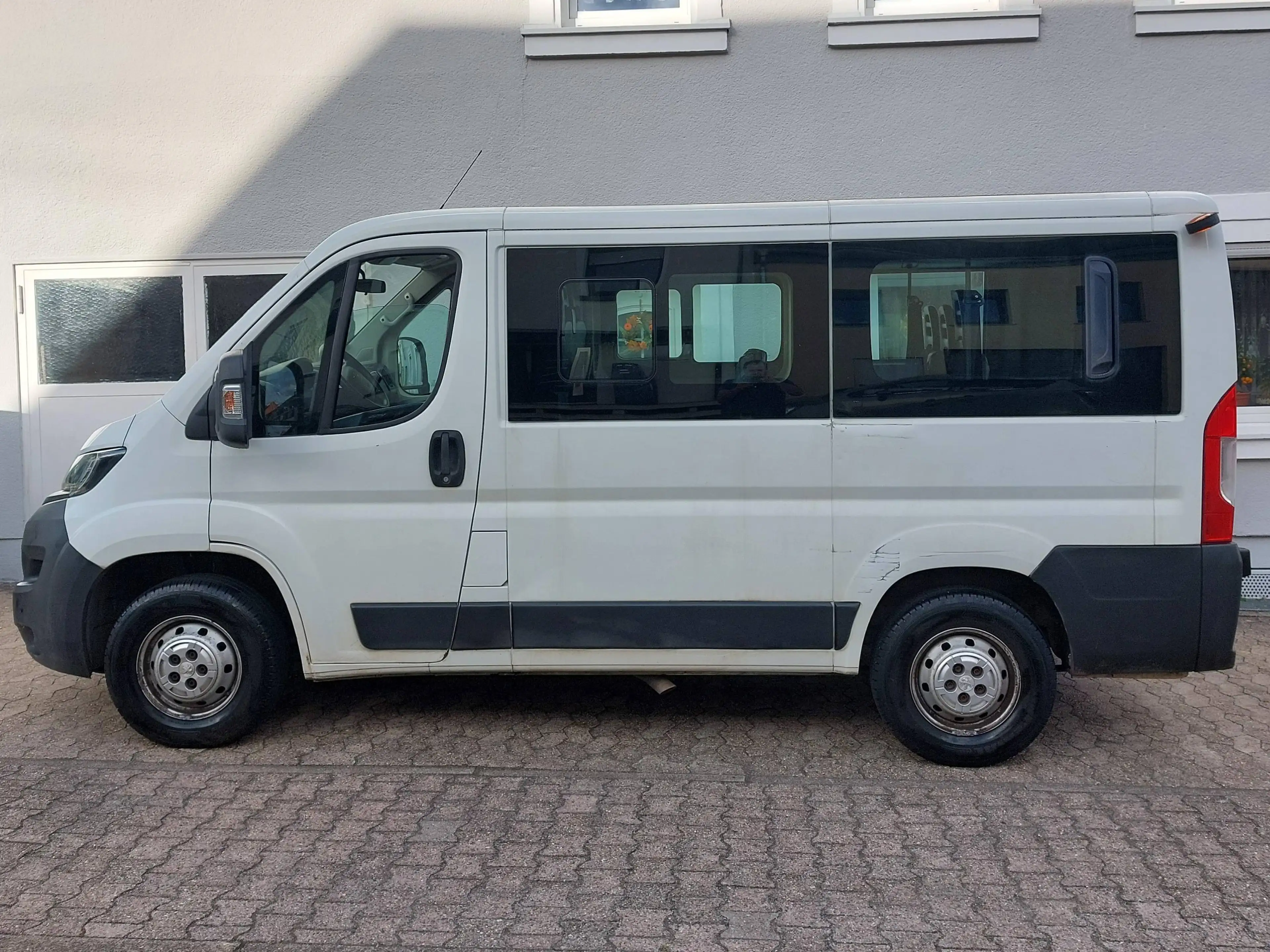 Peugeot Boxer 330 L1H1 Komfort HDi 1-HAND KLIMA TUV-NEU 9-Sitzer — photo 3