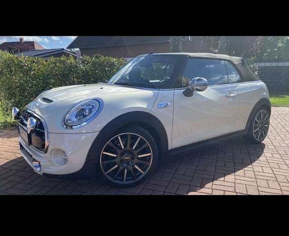 MINI Cooper S Cabrio LEDER / NAVI / KEYLESS / PDC / SHZG / Tempomat