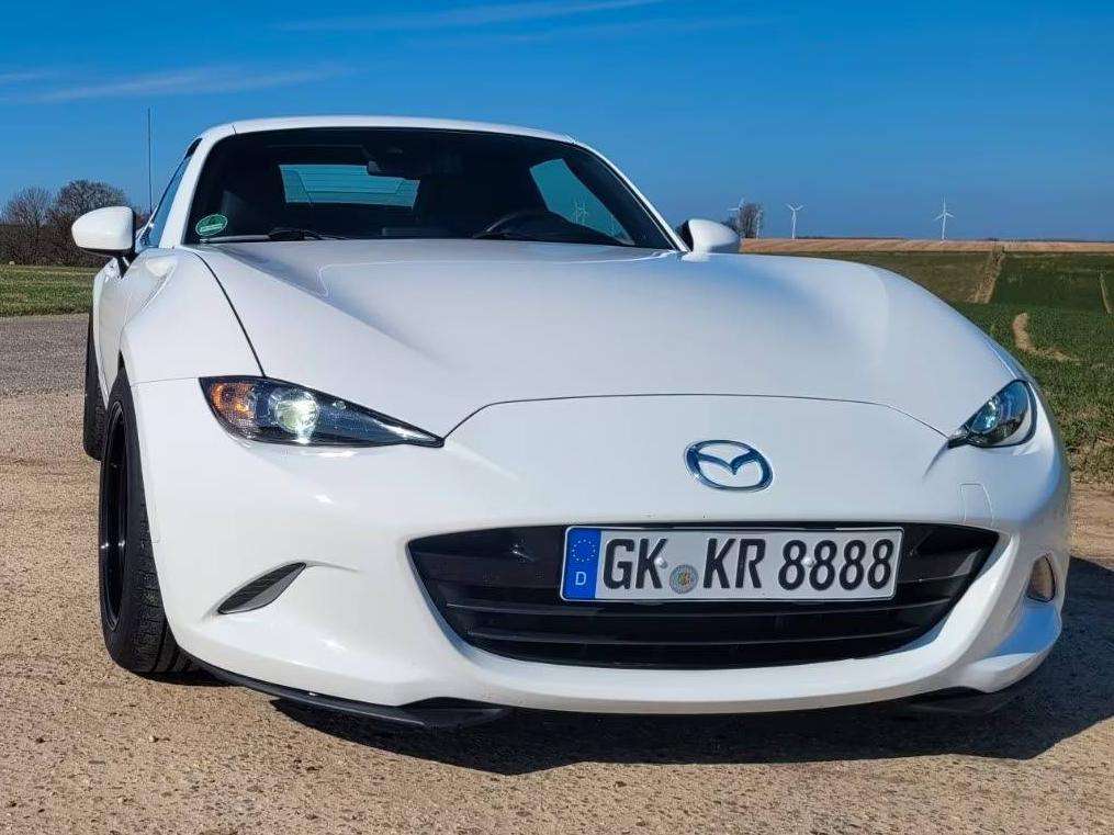 Second hand Mazda Mx-5 Miata 2.0