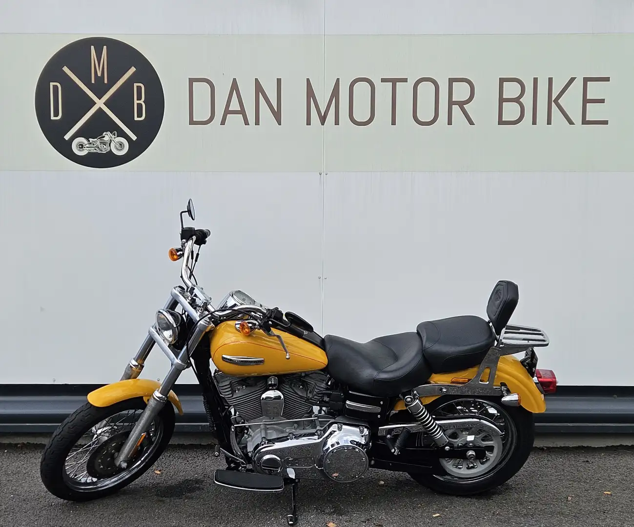 Harley-Davidson Dyna Super Glide Jaune - 1