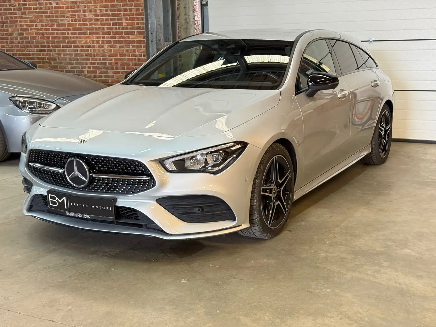 Mercedes-Benz CLA 180 180 AMG Line Automaat Camera Benzine LED Trekhaak Argent - 1