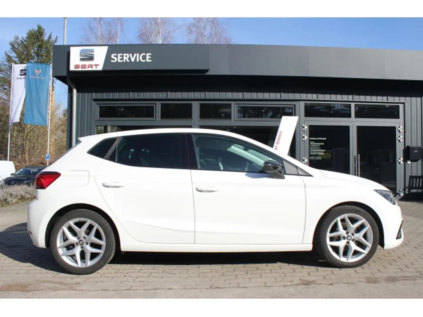 SEAT Ibiza Ibiza 1.0 EcoTSI FR LED. Navi. PDC. getönteSche Weiß - 1