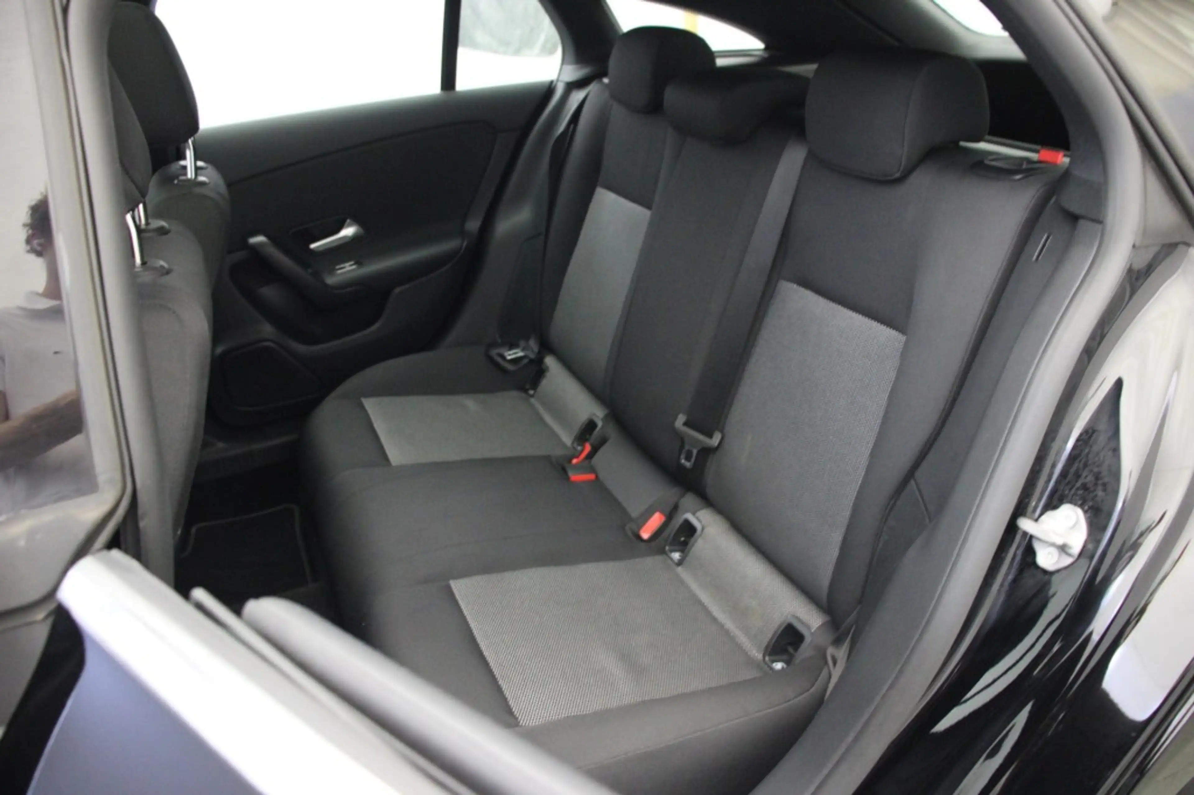 Mercedes-Benz CLA 180 Shooting Brake Business Solution Automaat - Panora — photo 12