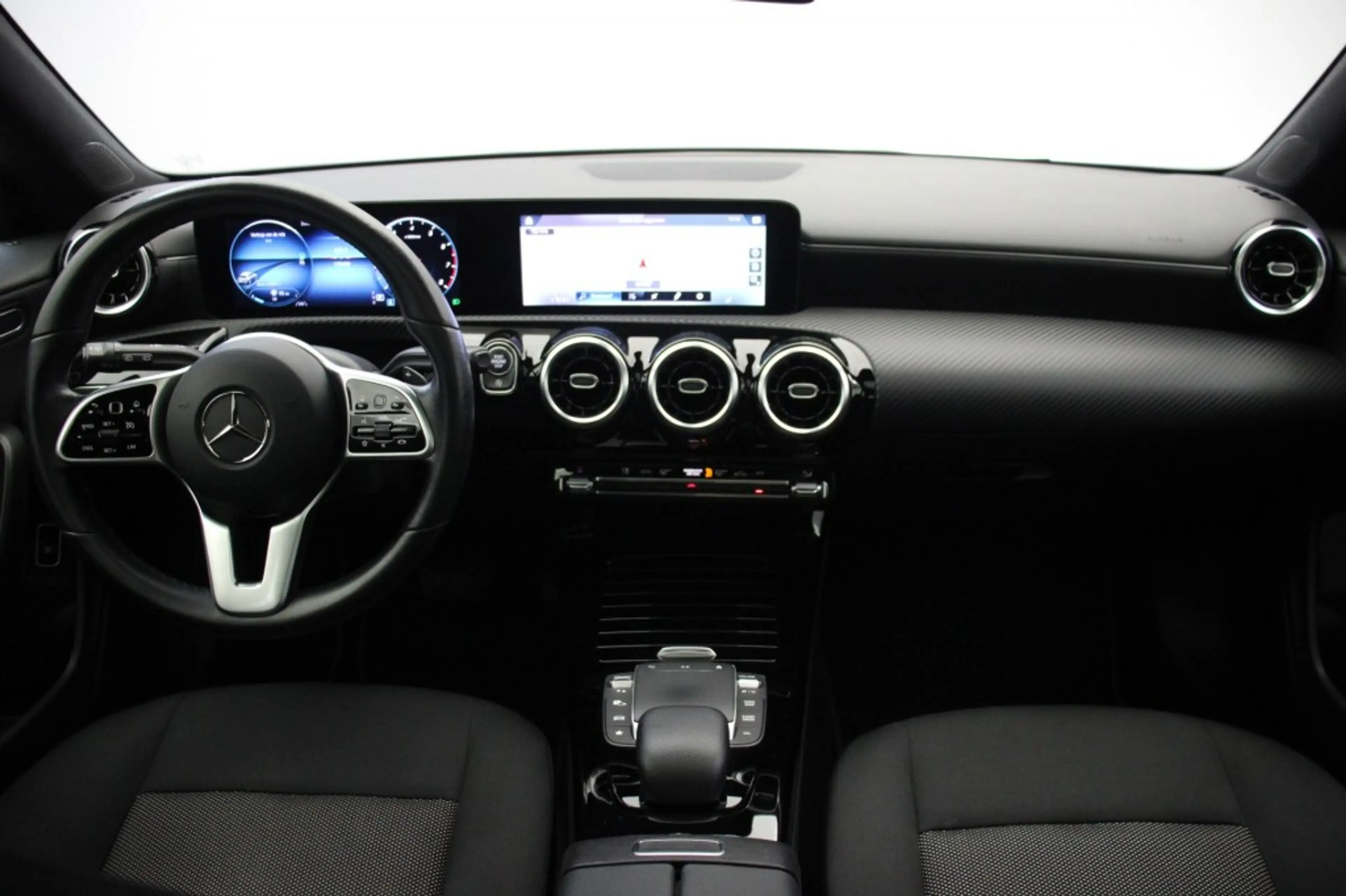 Mercedes-Benz CLA 180 Shooting Brake Business Solution Automaat - Panora — photo 2