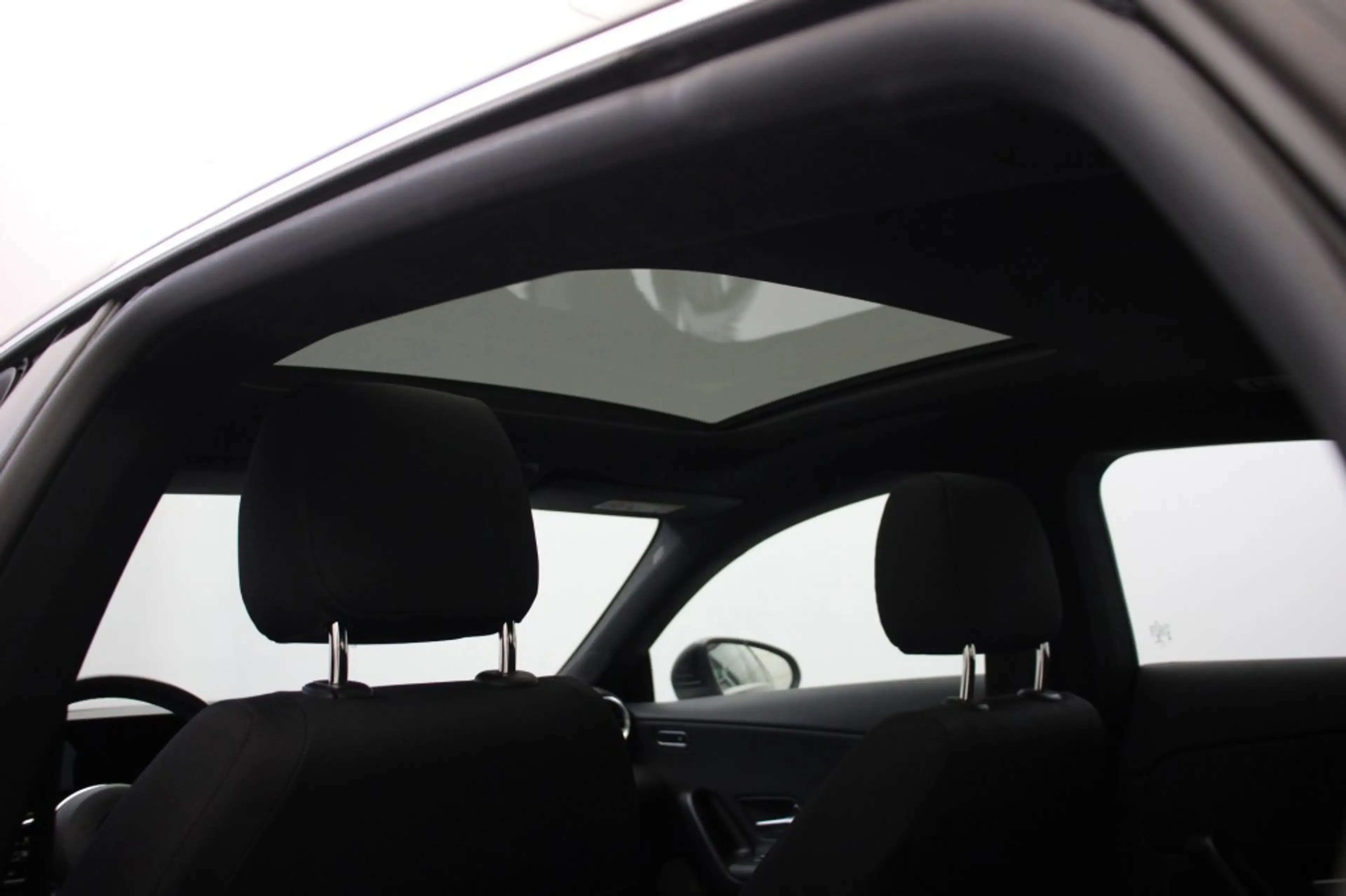 Mercedes-Benz CLA 180 Shooting Brake Business Solution Automaat - Panora — photo 5
