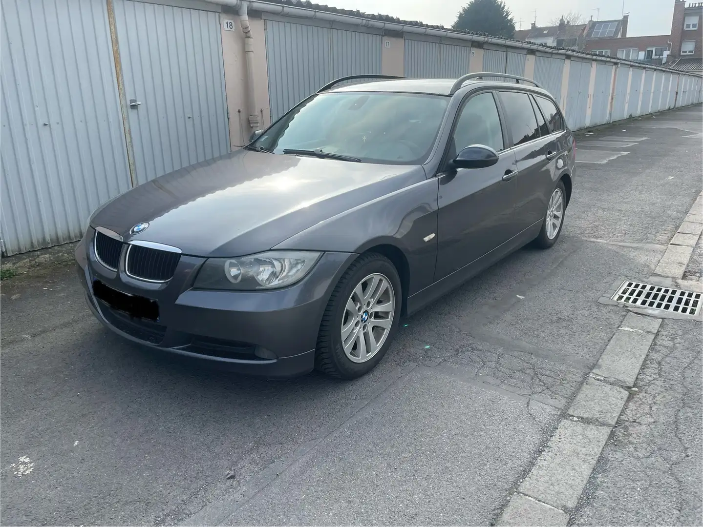 BMW 320 Touring 320d Preference Famille - 1