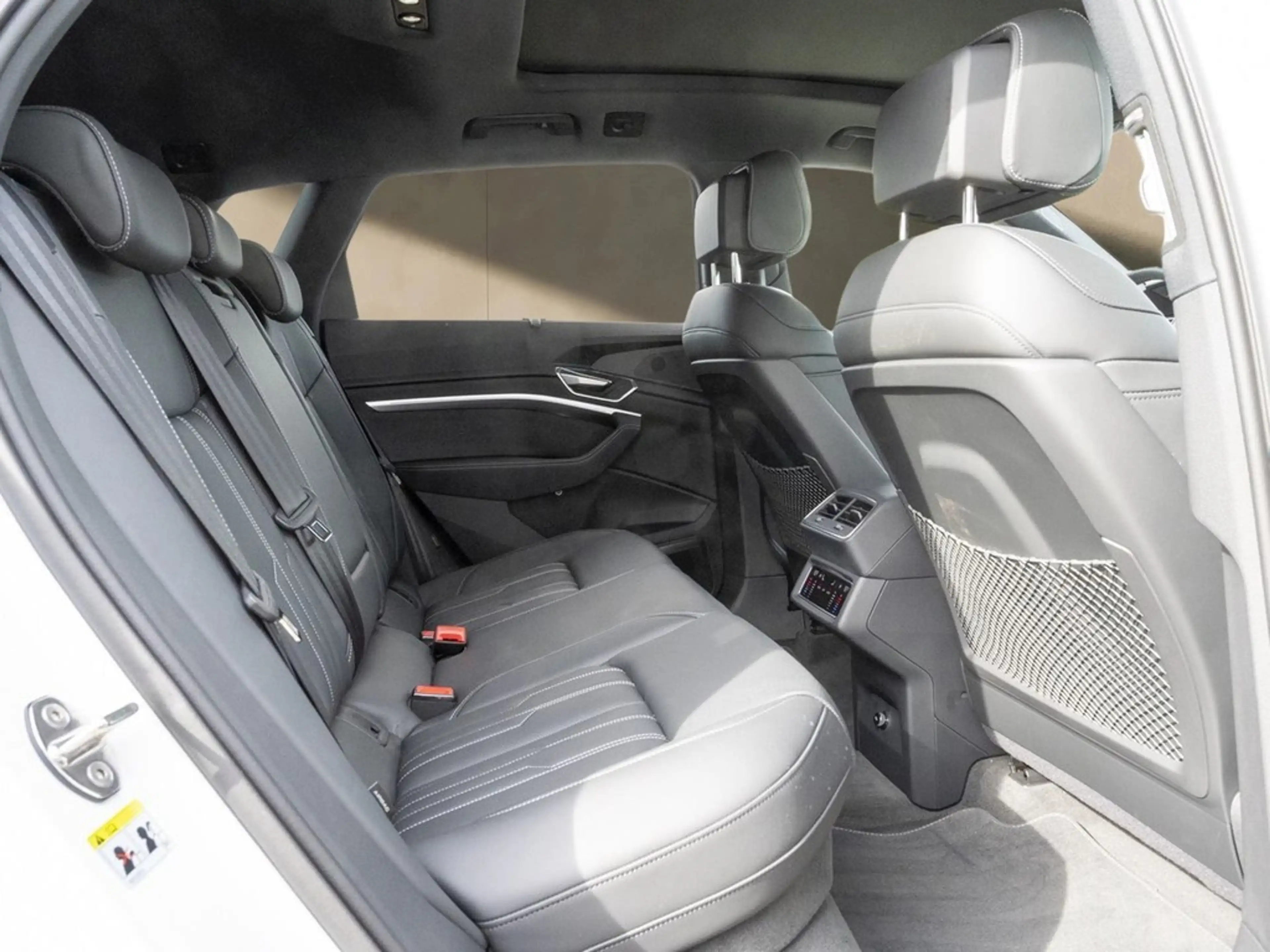 Audi SQ8 e-tron 370 kW quattro 22"|360°|PANO|ACC|MATRIX — photo 11