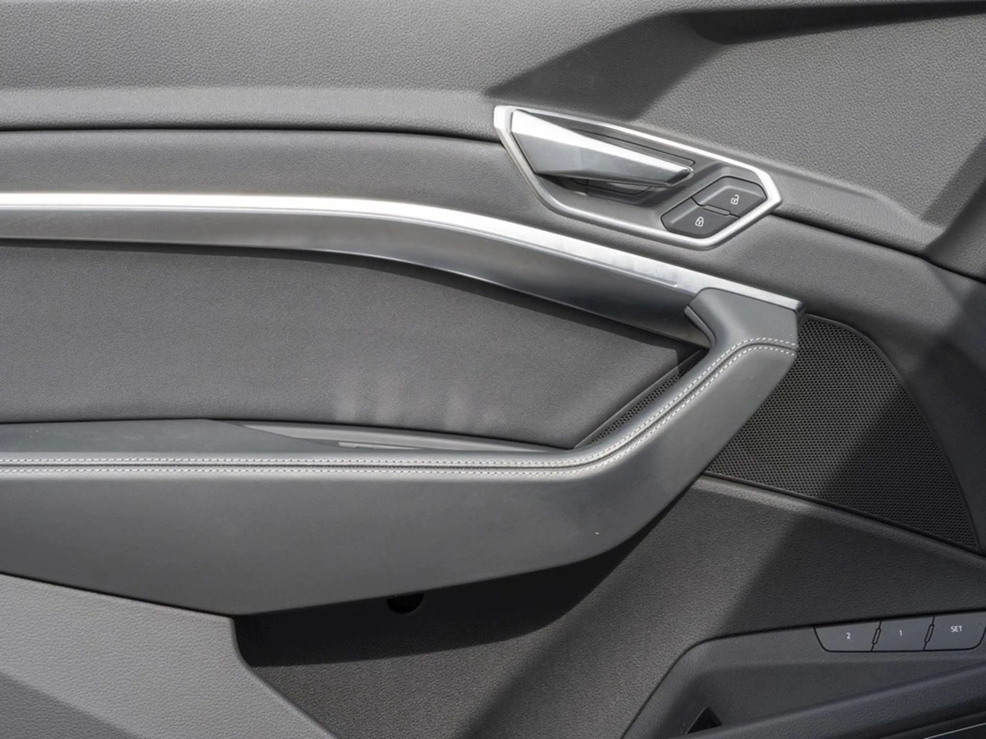 Audi SQ8 e-tron 370 kW quattro 22"|360°|PANO|ACC|MATRIX — photo 16