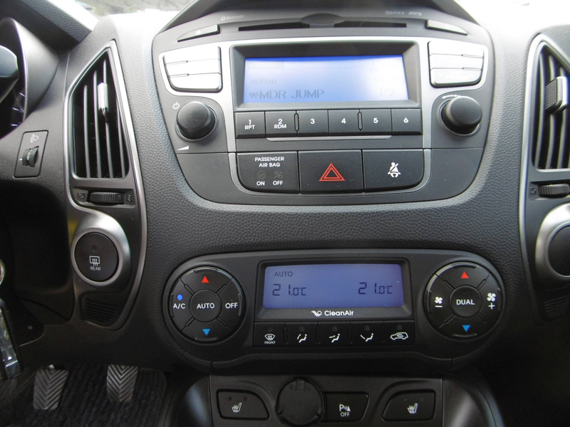 Hyundai iX35 blue Finale 2WD — photo 11