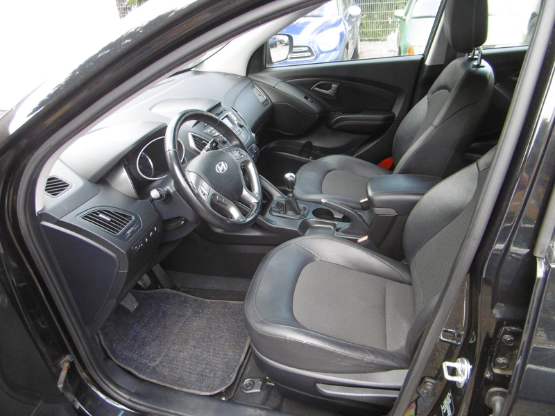 Hyundai iX35 blue Finale 2WD — photo 7