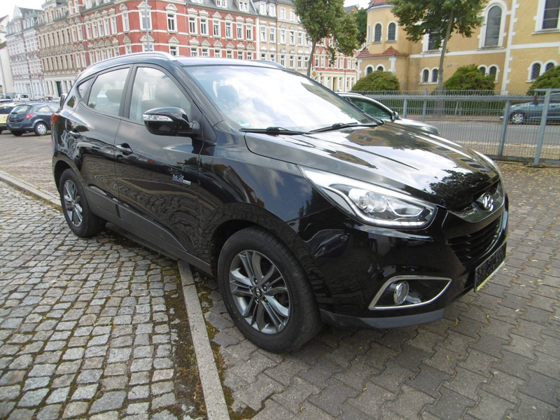 Hyundai iX35 blue Finale 2WD — photo 3