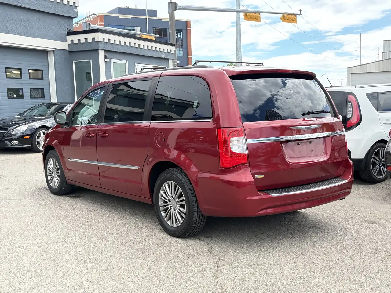 Chrysler Town & Country снимка Chrysler Town & Country