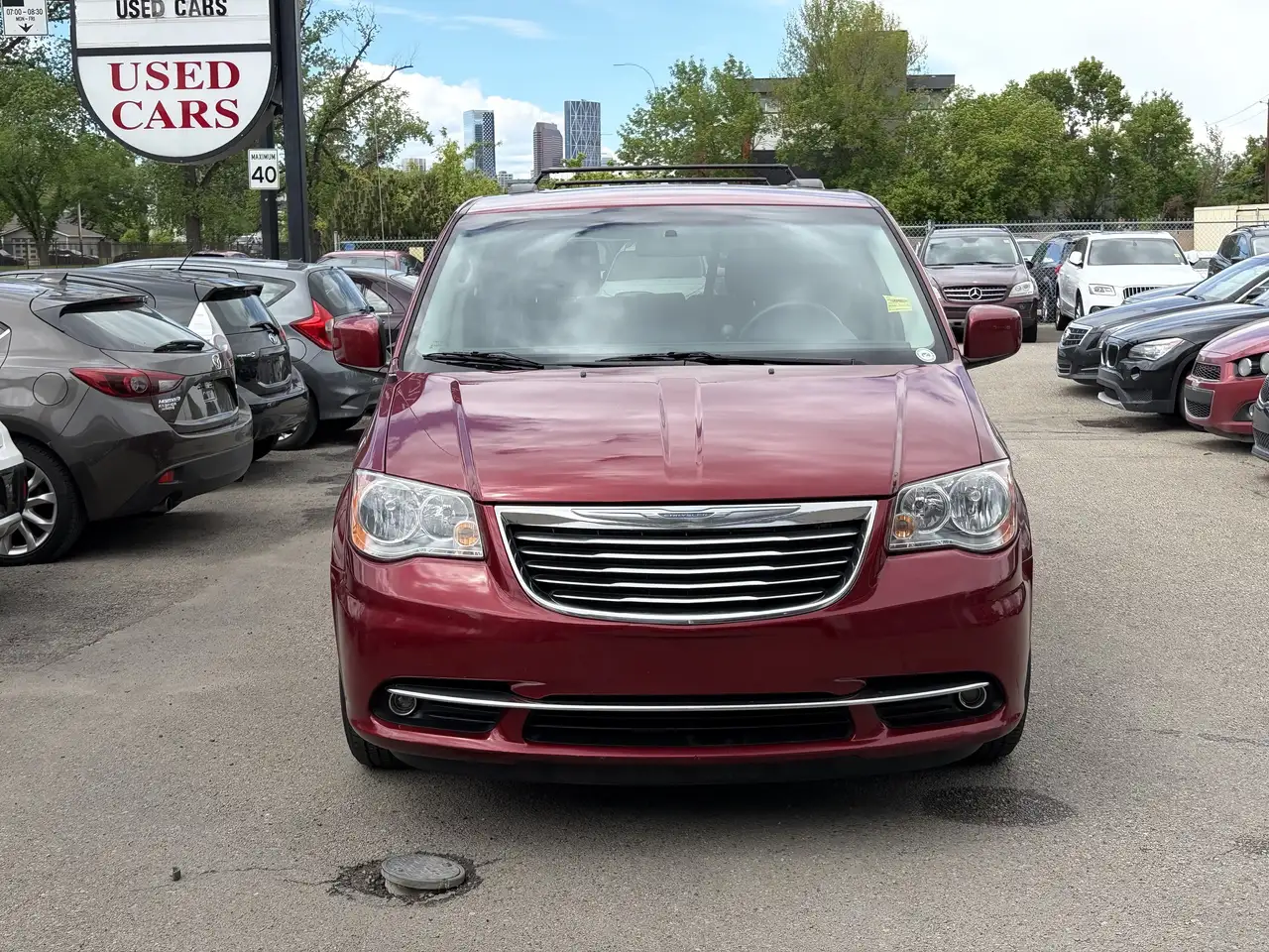 Chrysler Town & Country снимка Chrysler Town & Country